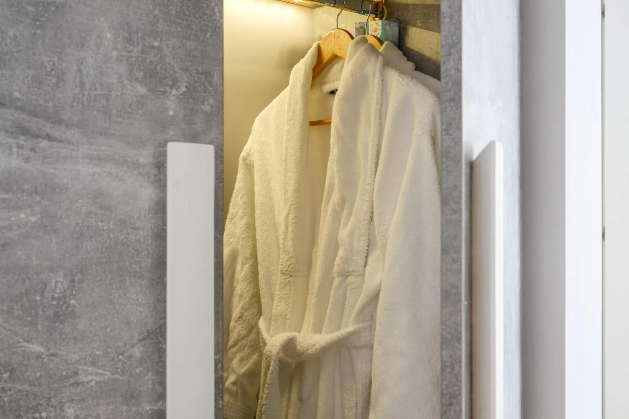 towels in Margaret of Naxos