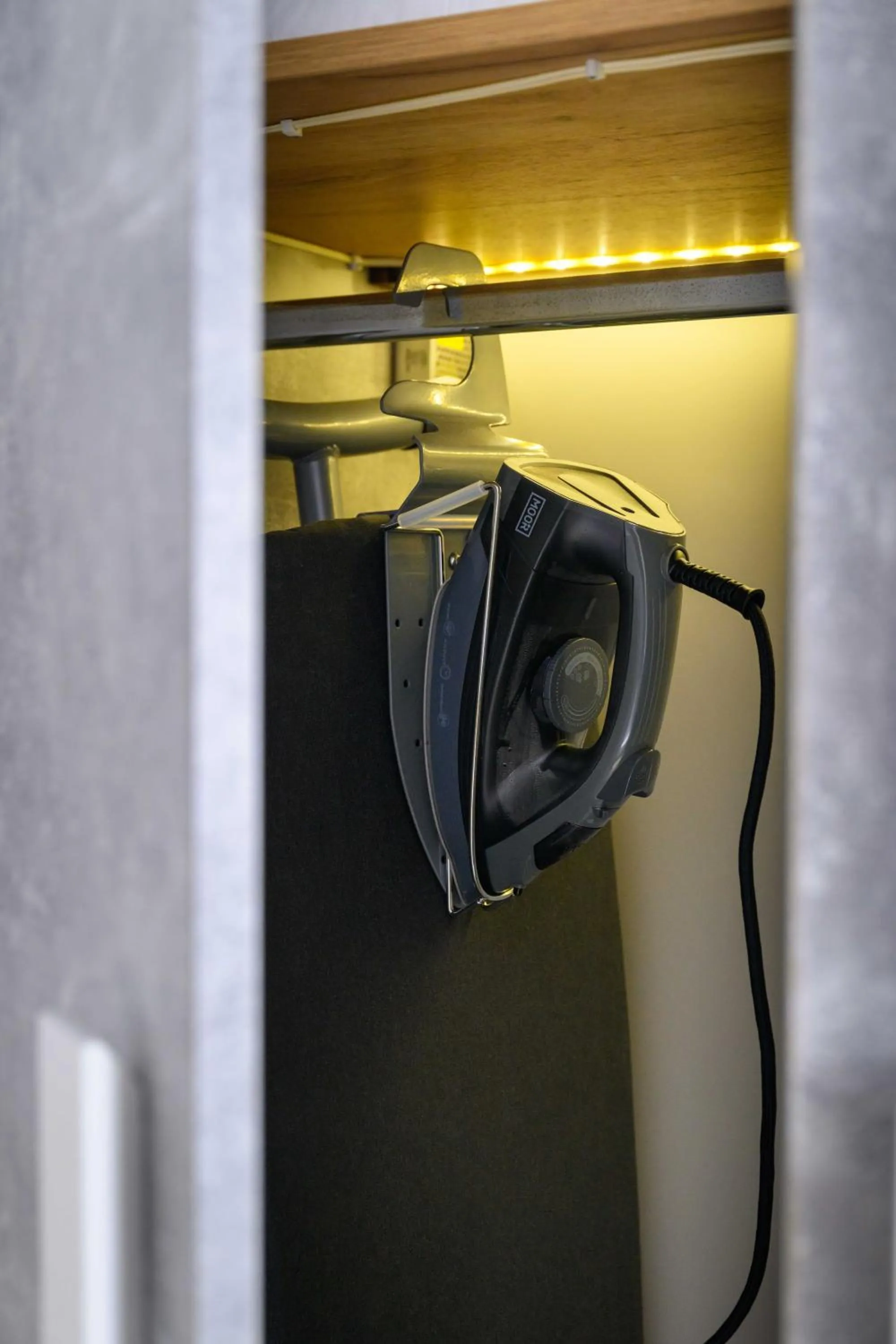 flat iron in Margaret of Naxos