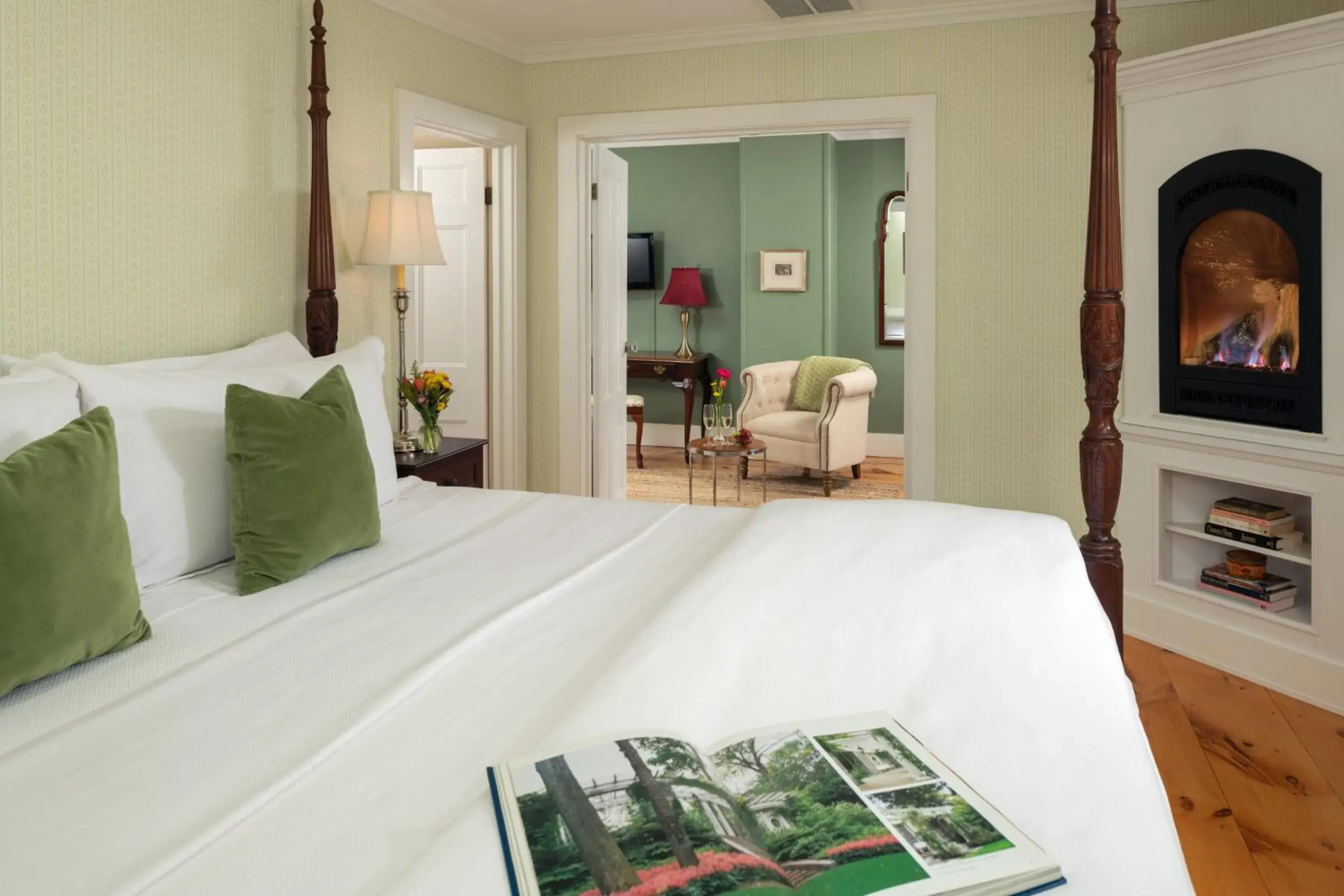 King Suite 6 in Candleberry Inn on Cape Cod King Suite 6 in Candleberry Inn on Cape Cod