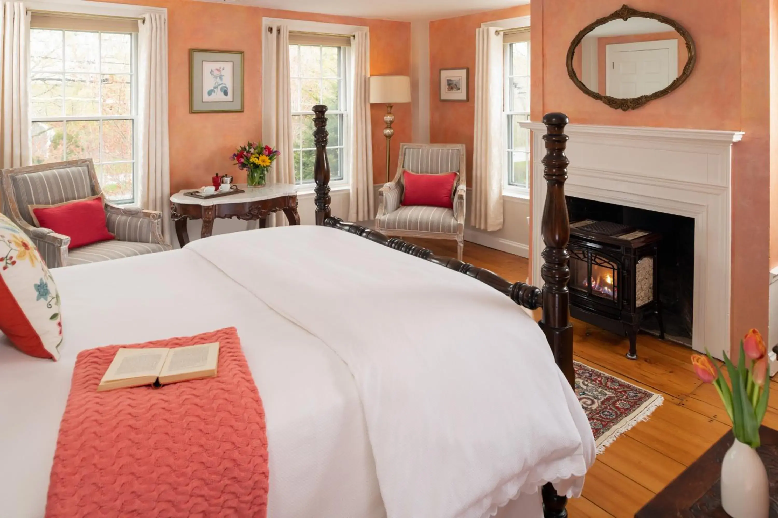 Queen Room 4 in Candleberry Inn on Cape Cod Queen Room 4 in Candleberry Inn on Cape Cod