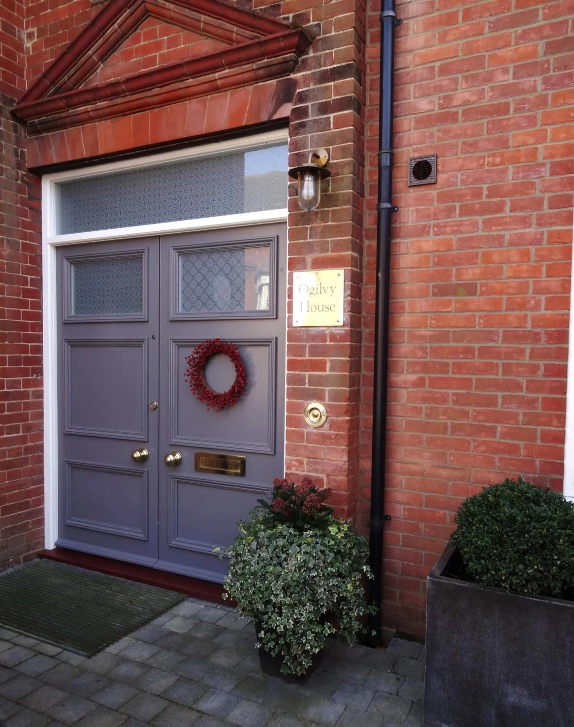 Facade/entrance in Ogilvy House