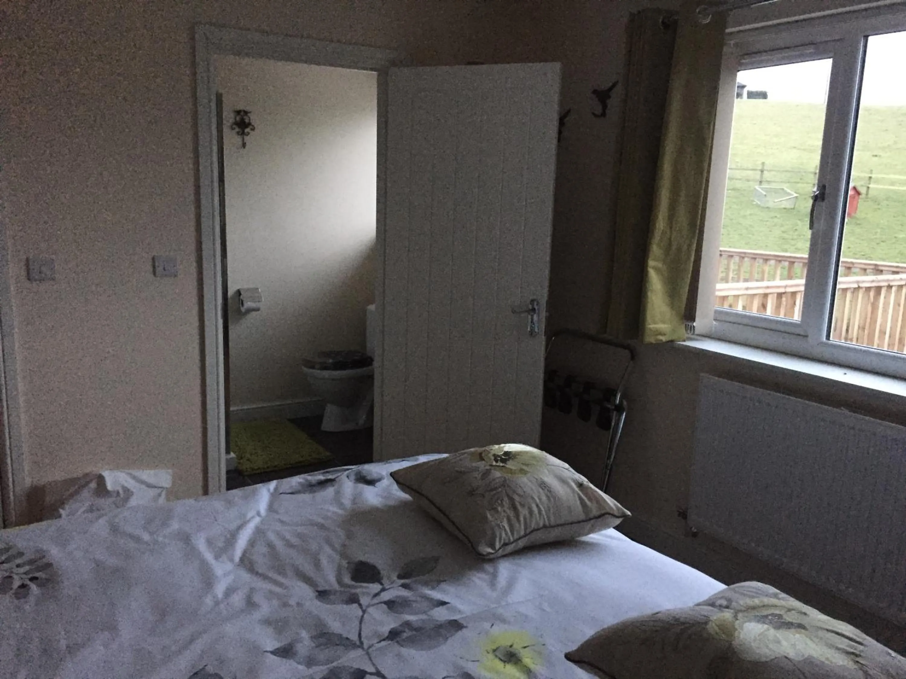 Day, Bed in Bro Dafydd