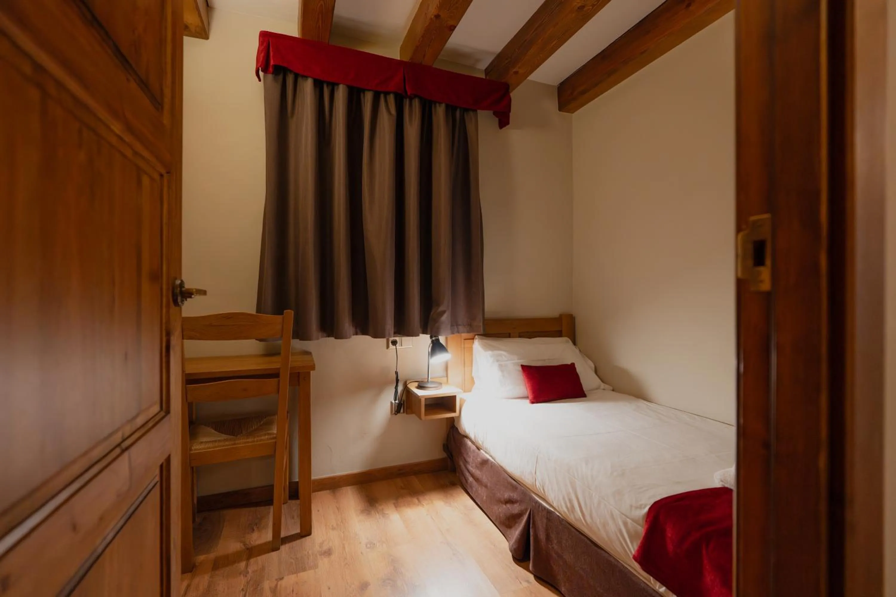 Bed in Apartaments Els Llacs