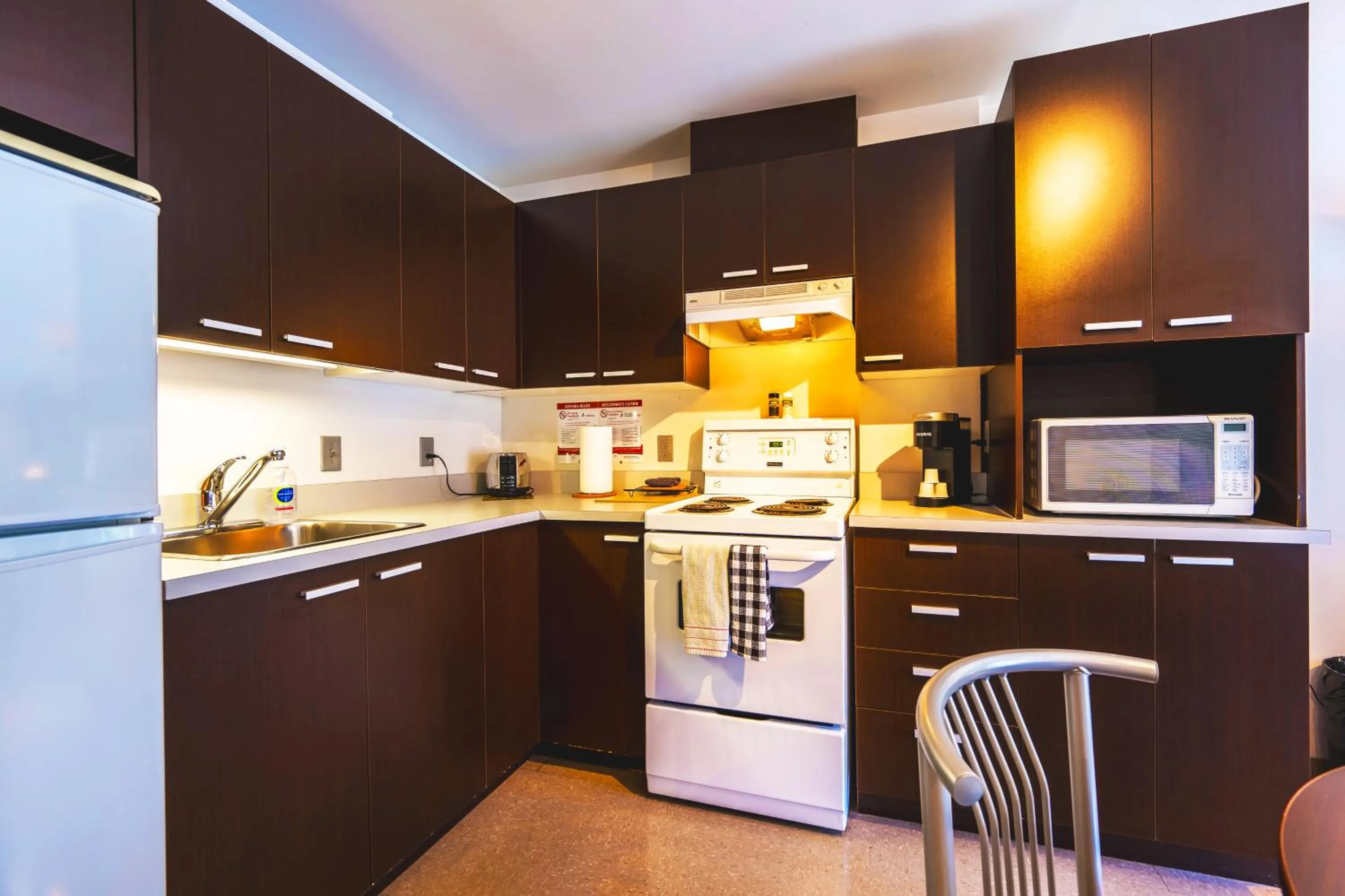 Kitchen or kitchenette in Résidences Université du Québec