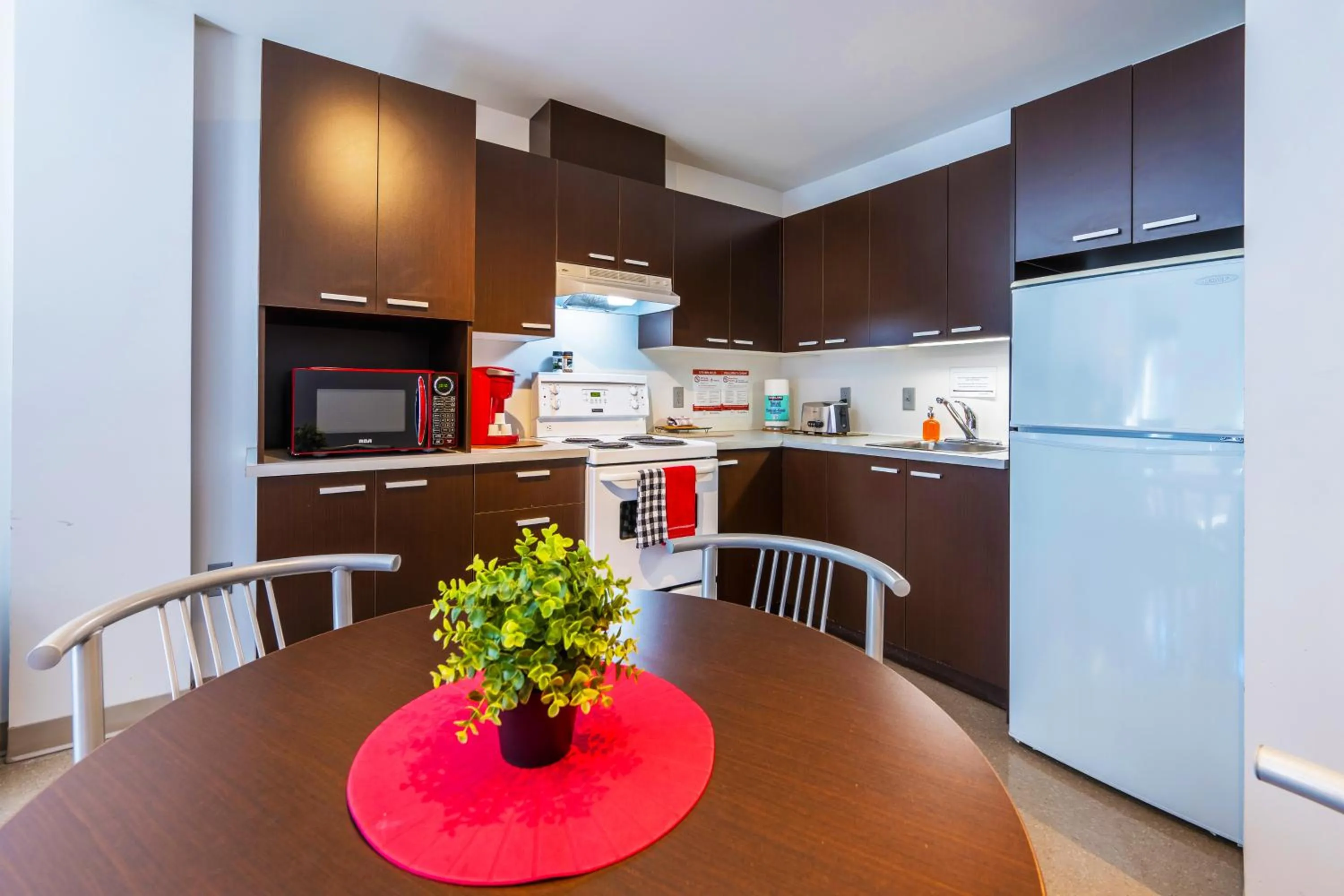 Kitchen or kitchenette in Résidences Université du Québec