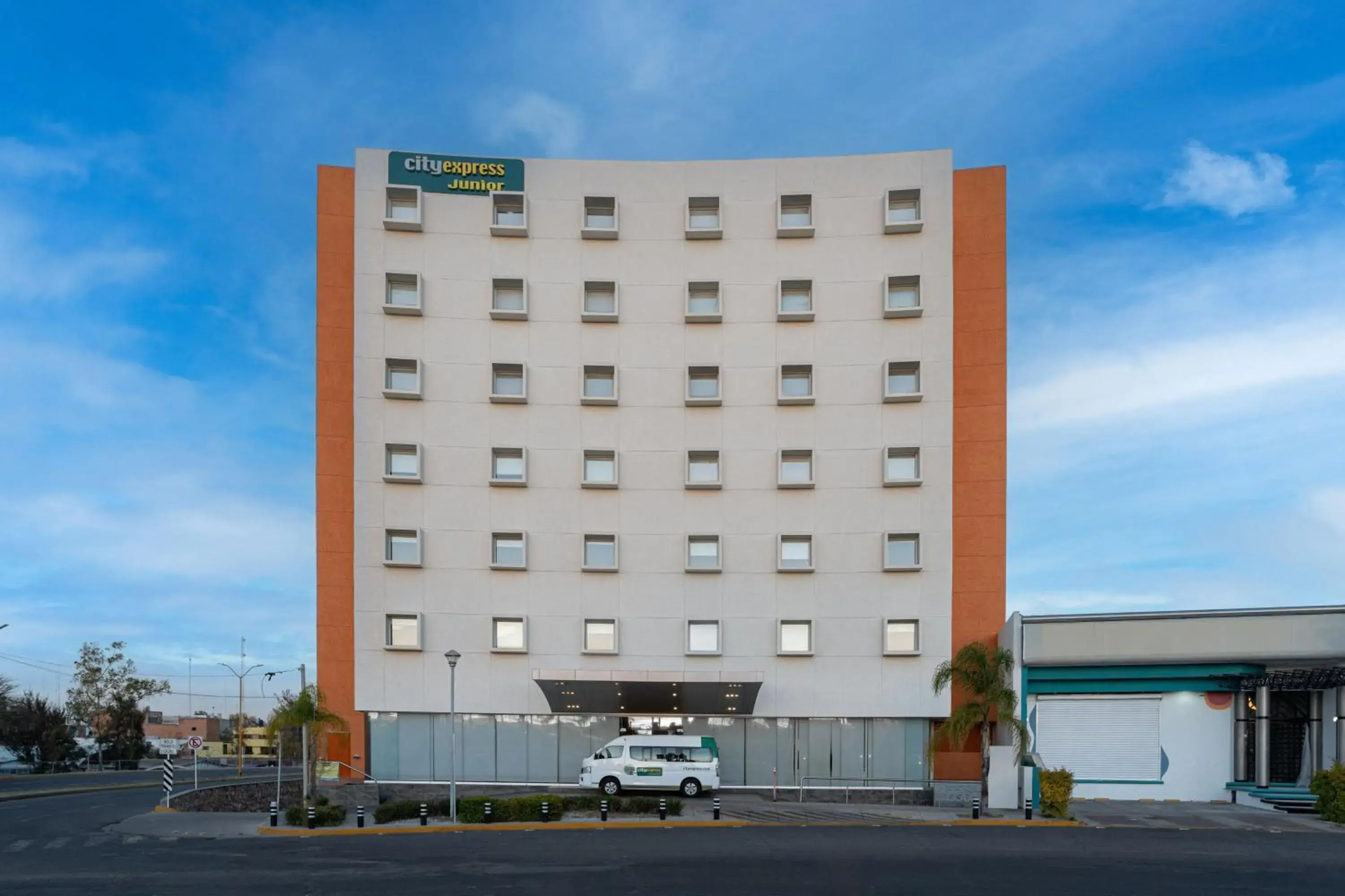 Property building in City Express Junior by Marriott Aguascalientes Centro Property building in City Express Junior by Marriott Aguascalientes Centro