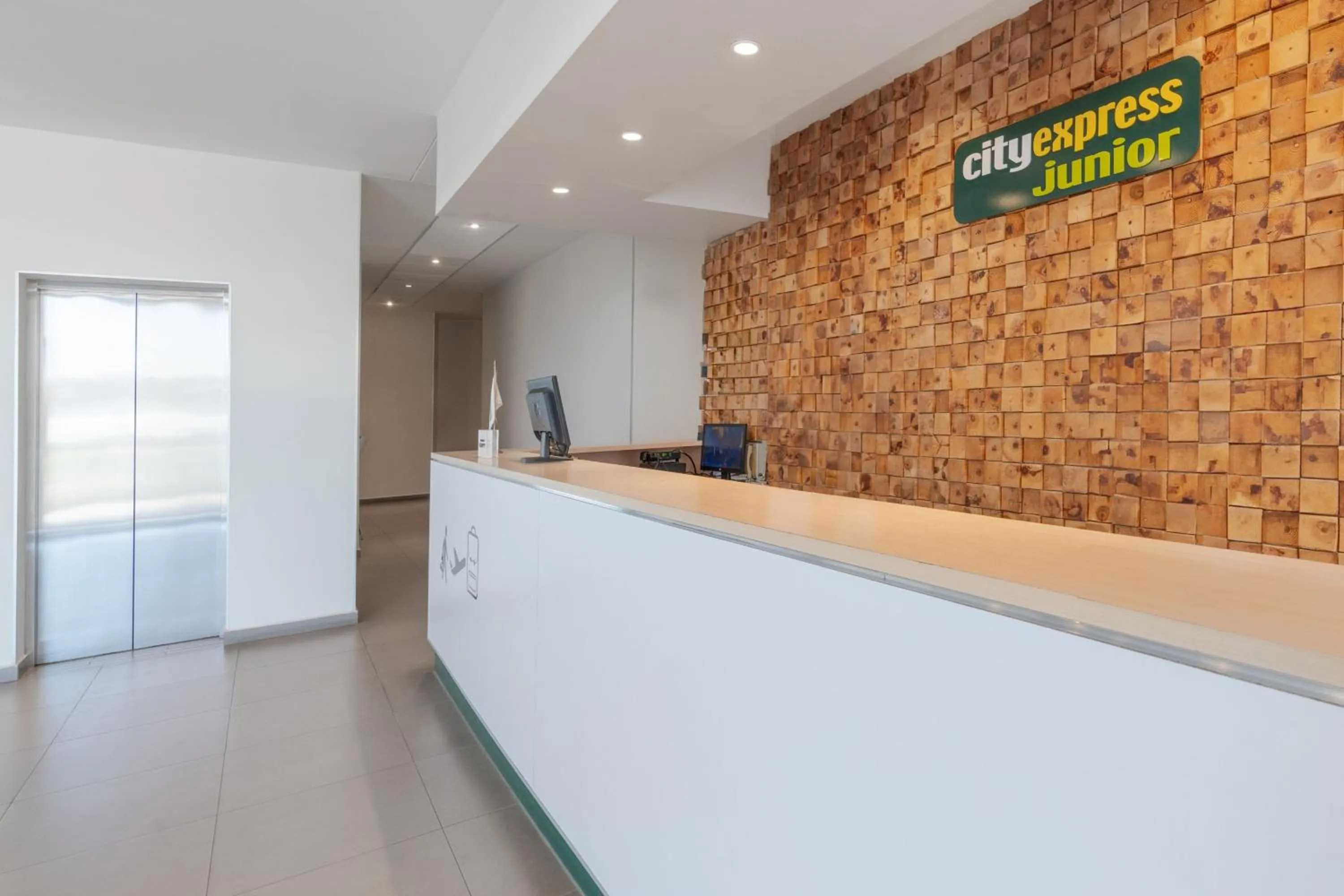 Lobby or reception in City Express Junior by Marriott Aguascalientes Centro