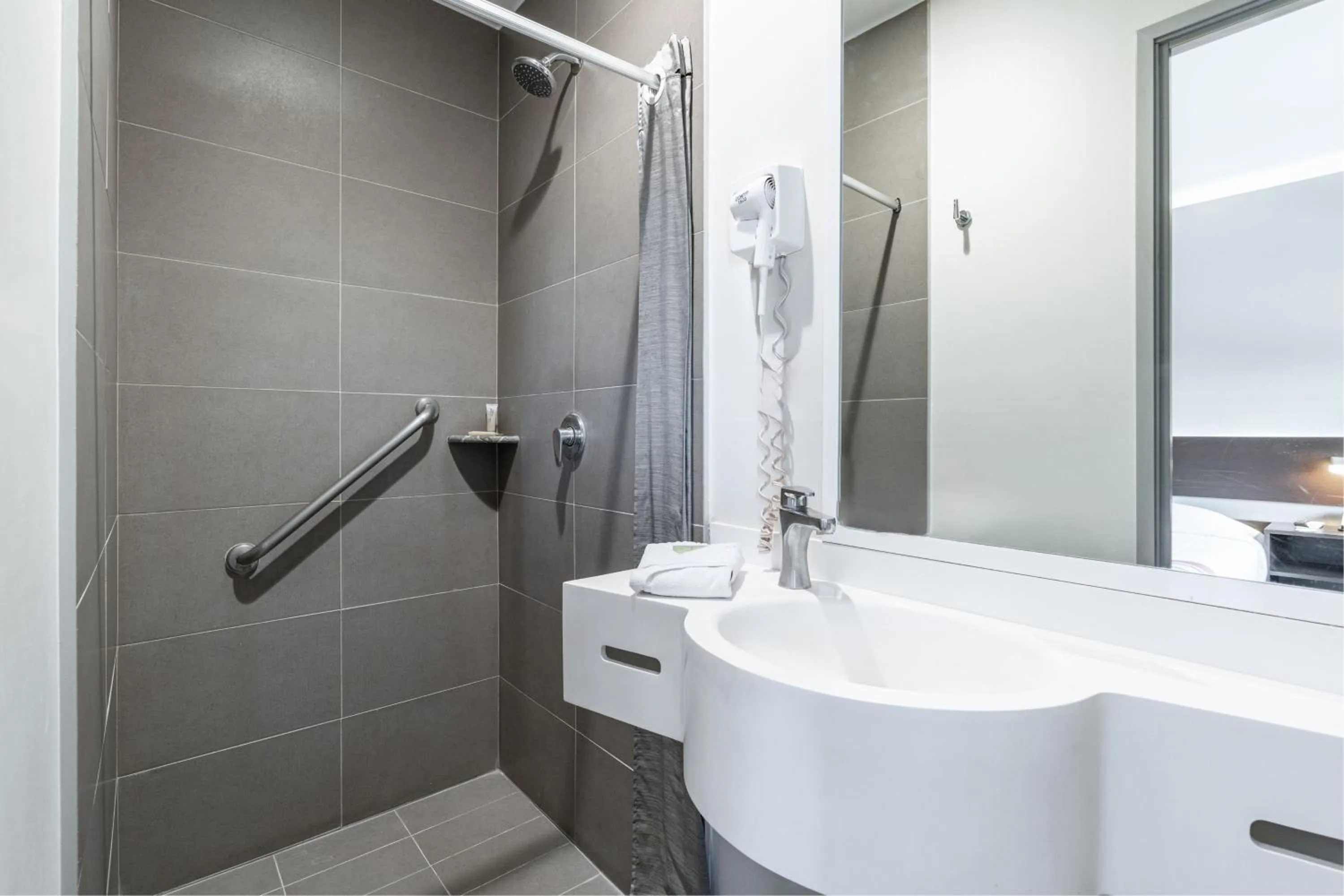 Bathroom in City Express Junior by Marriott Aguascalientes Centro