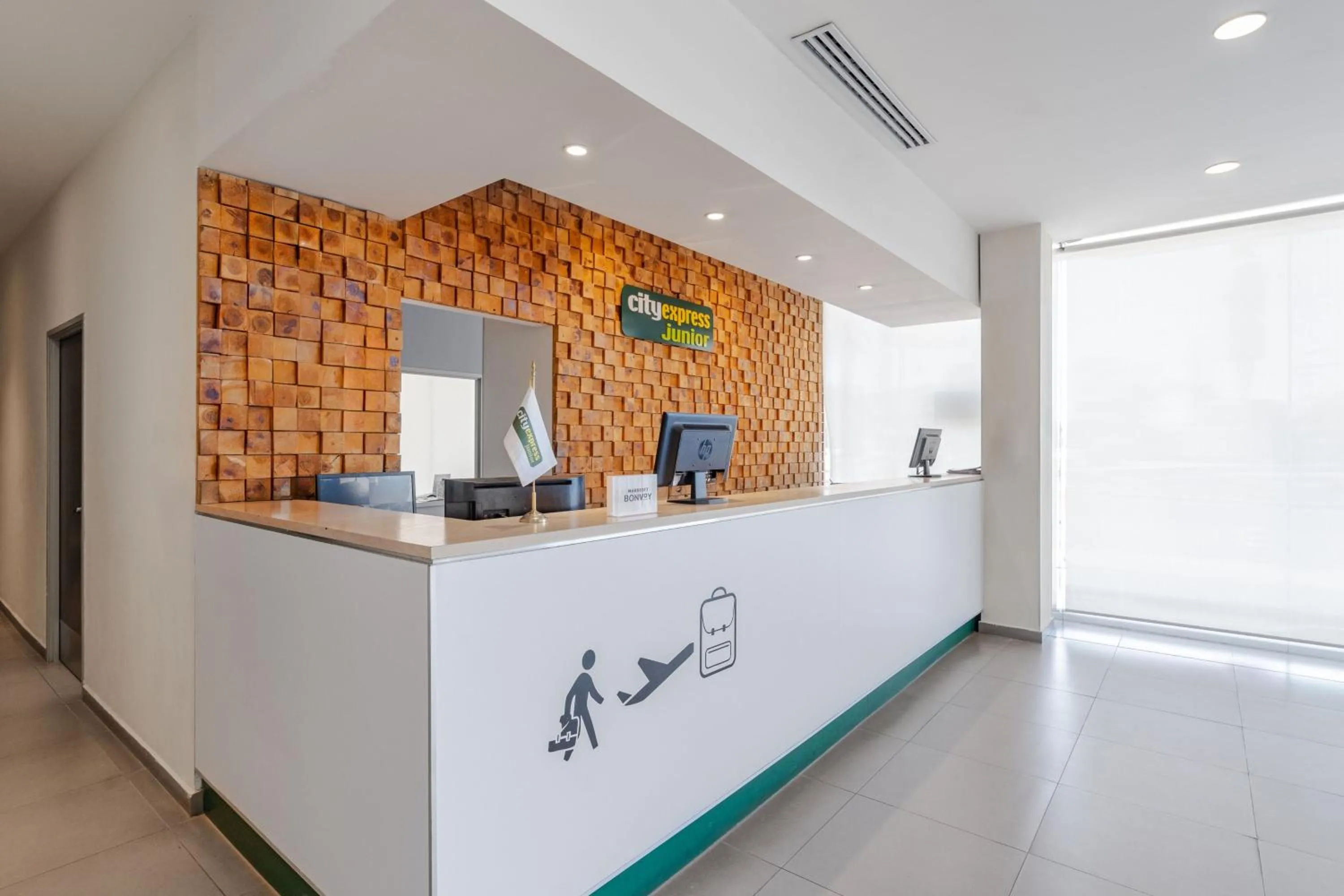 Lobby or reception in City Express Junior by Marriott Aguascalientes Centro