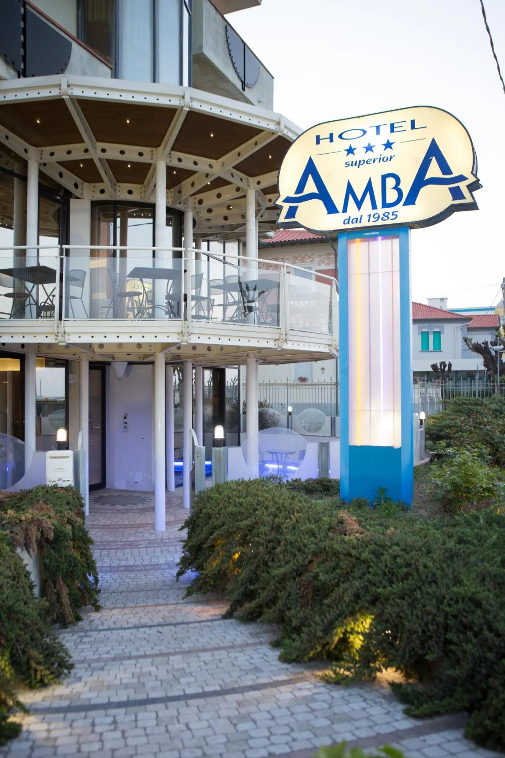 Facade/entrance in Amba Hotel