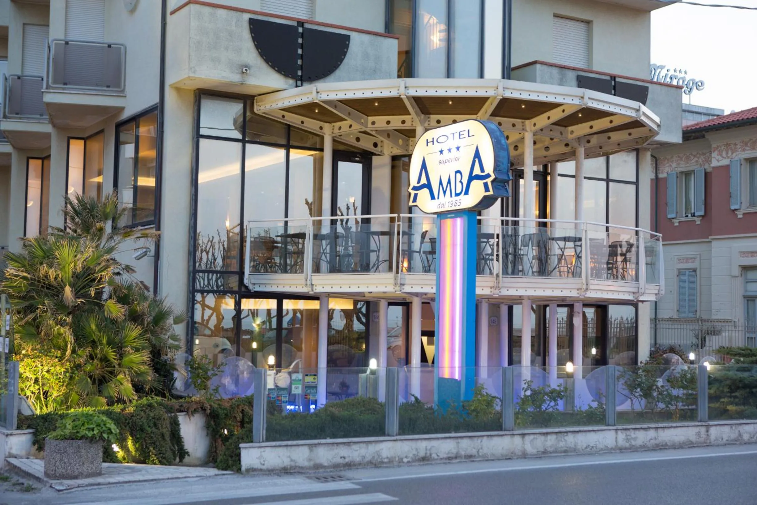 Facade/entrance in Amba Hotel