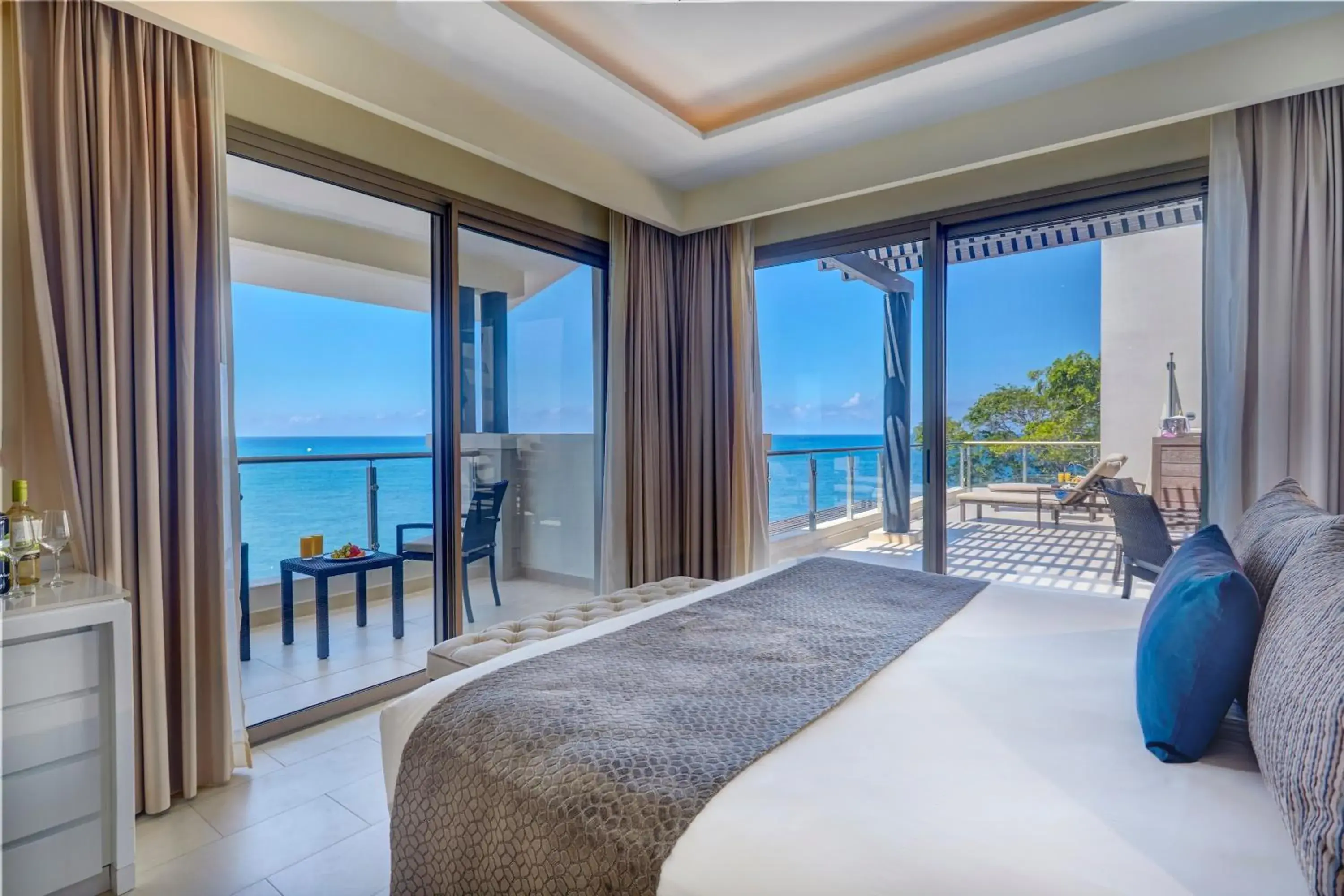 Sea view, Bed in Royalton Hideaway Negril, An Autograph Collection All-Inclusive Resort - Adults Only Sea view, Bed in Royalton Hideaway Negril, An Autograph Collection All-Inclusive Resort - Adults Only