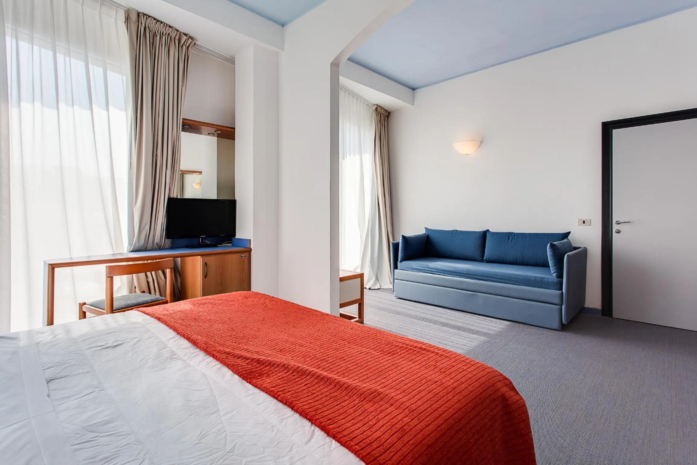 Bed in El Cid Campeador - Family Hotel