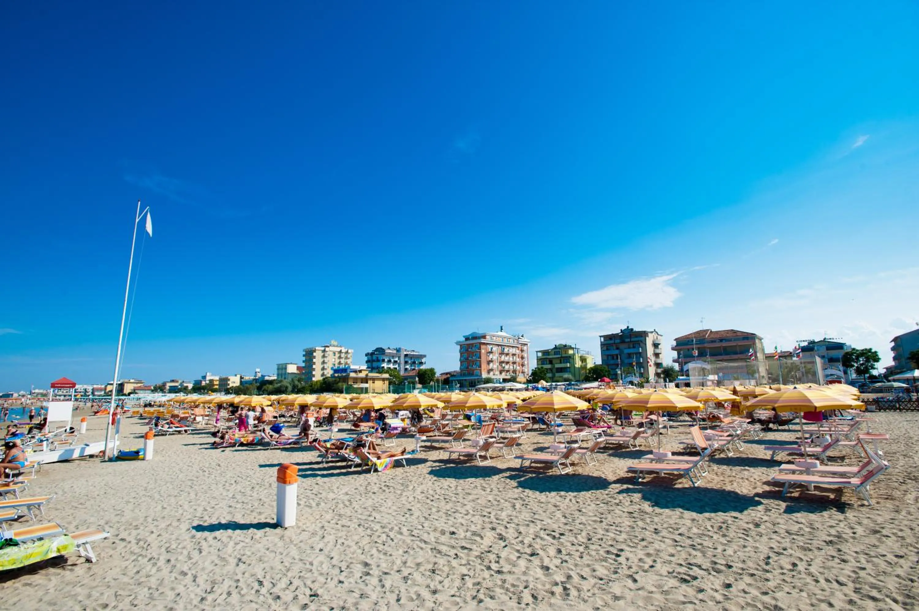 Beach in El Cid Campeador - Family Hotel