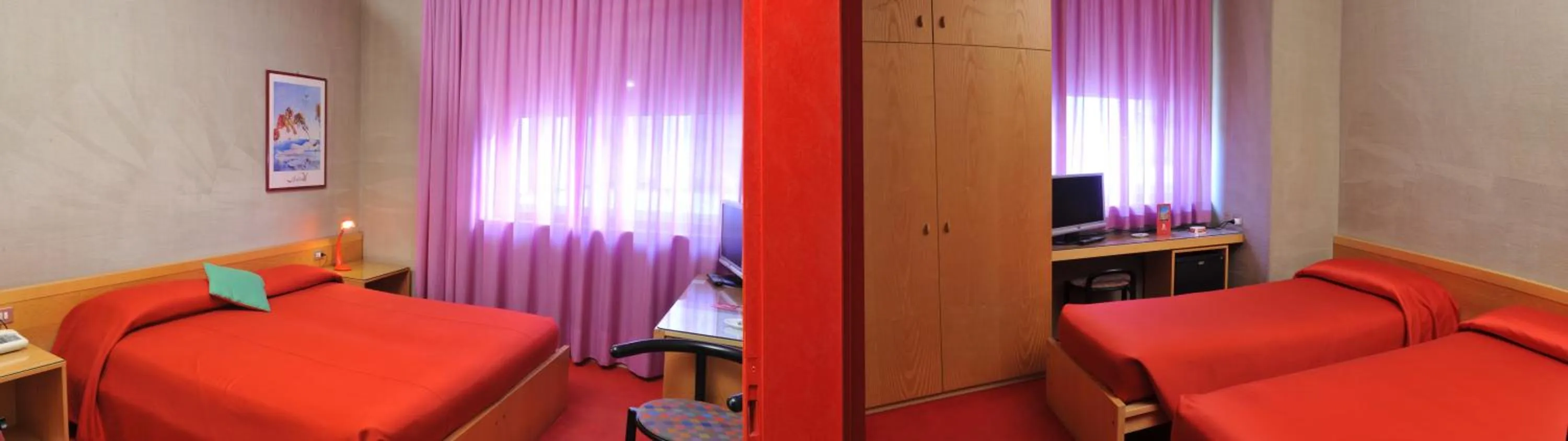 Photo of the whole room in Hotel Ariane