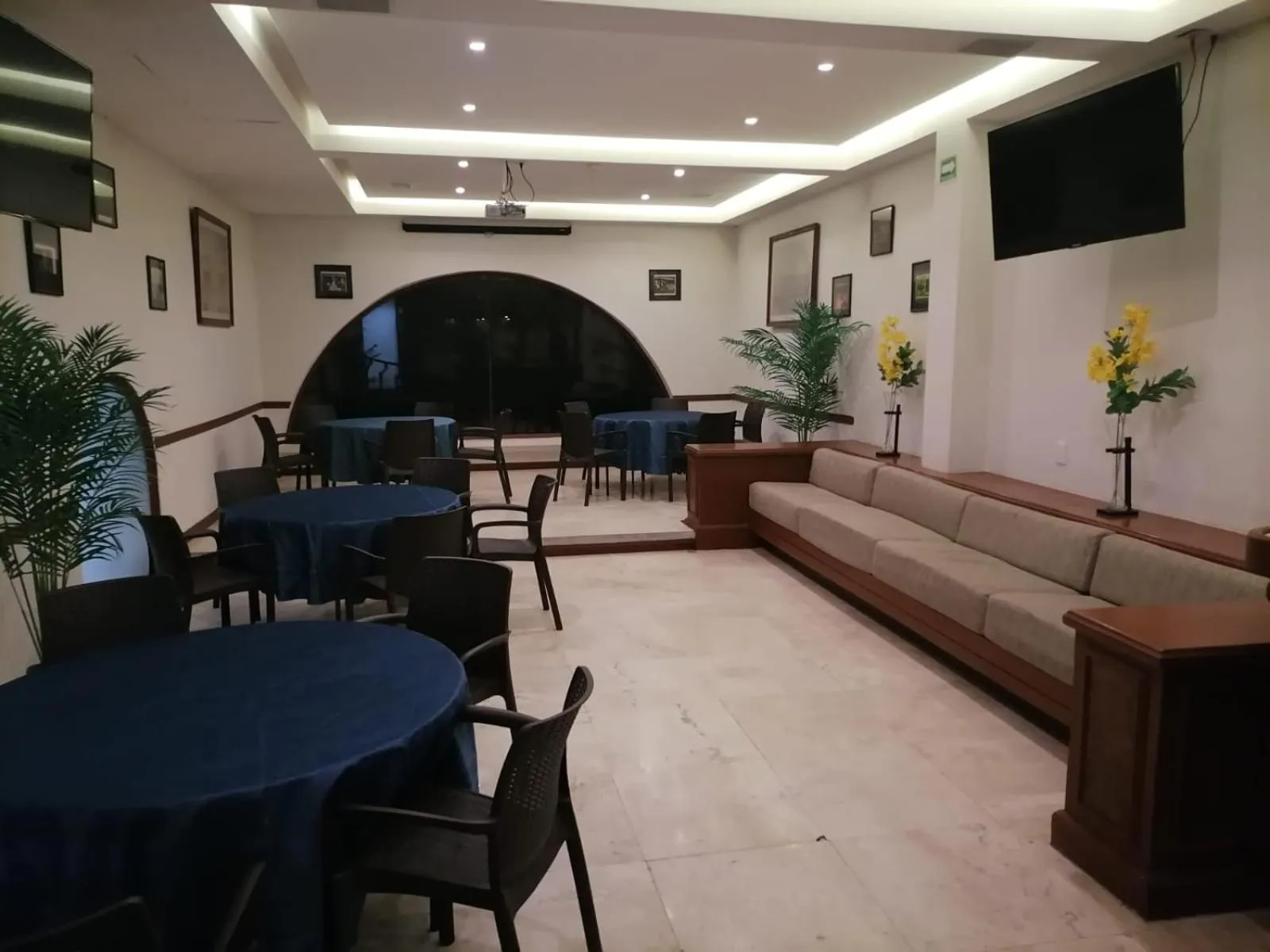 Seating area in Hotel Imperial