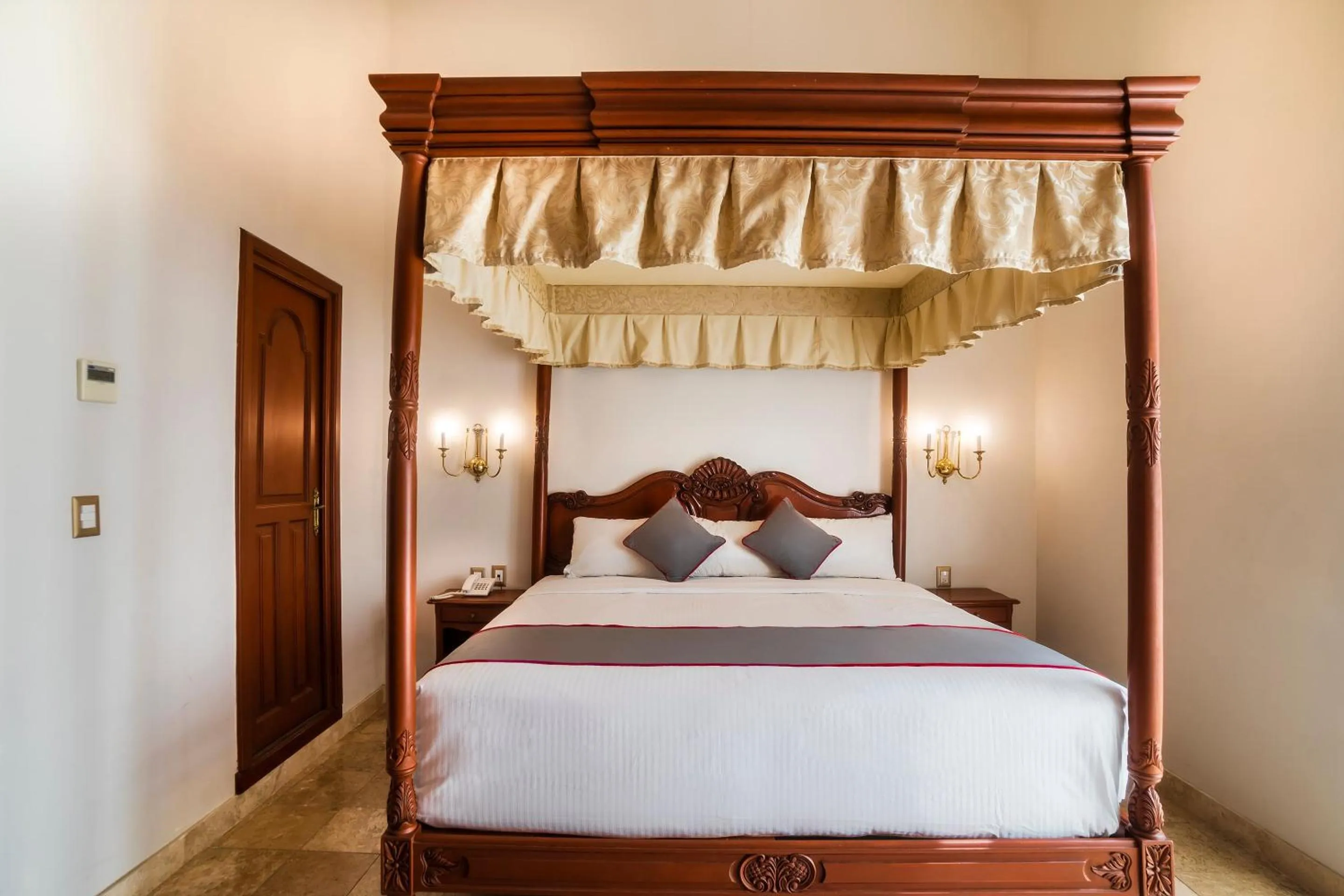 Photo of the whole room, Bed in Hotel Imperial