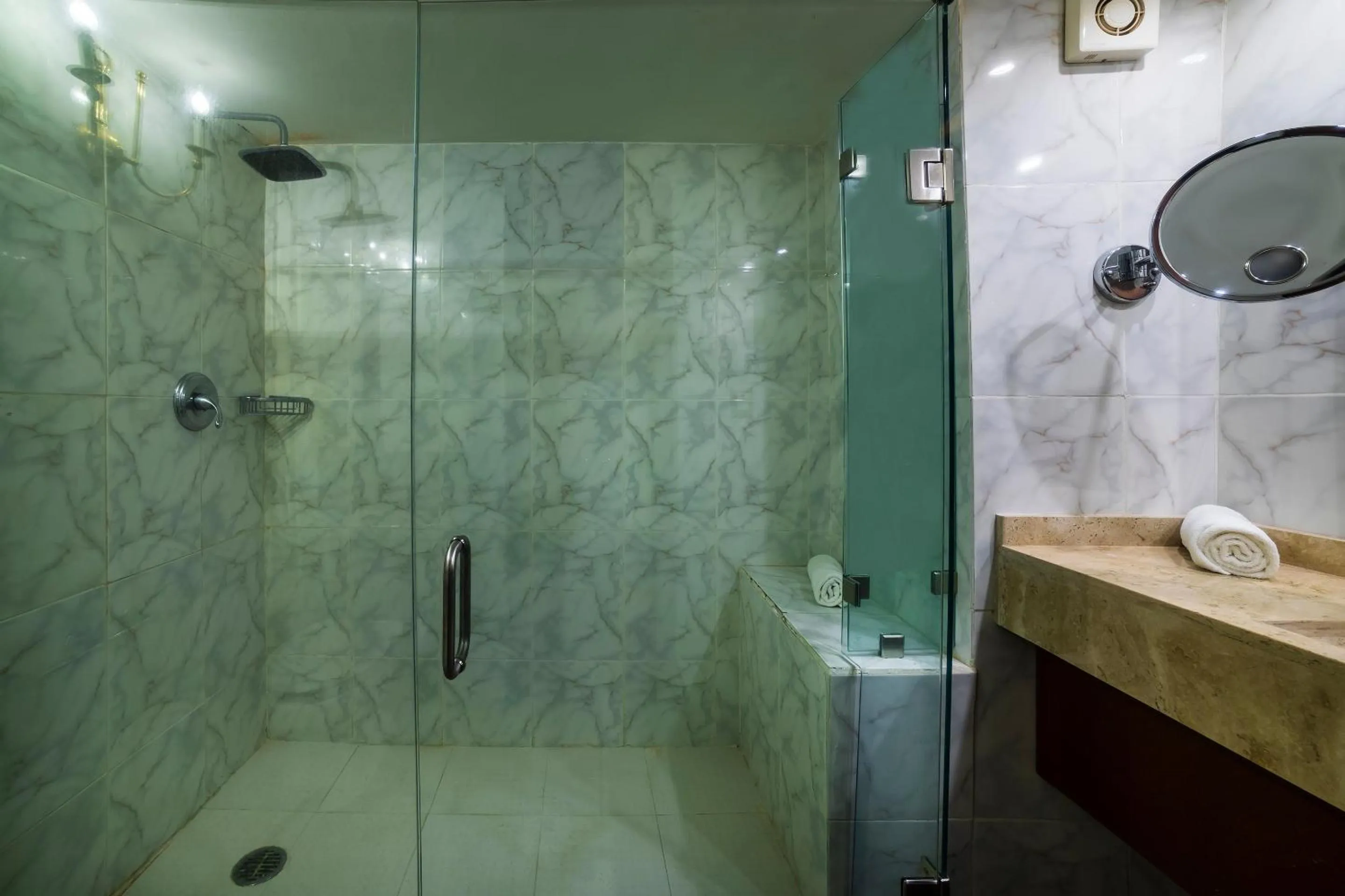 Bathroom in Hotel Imperial