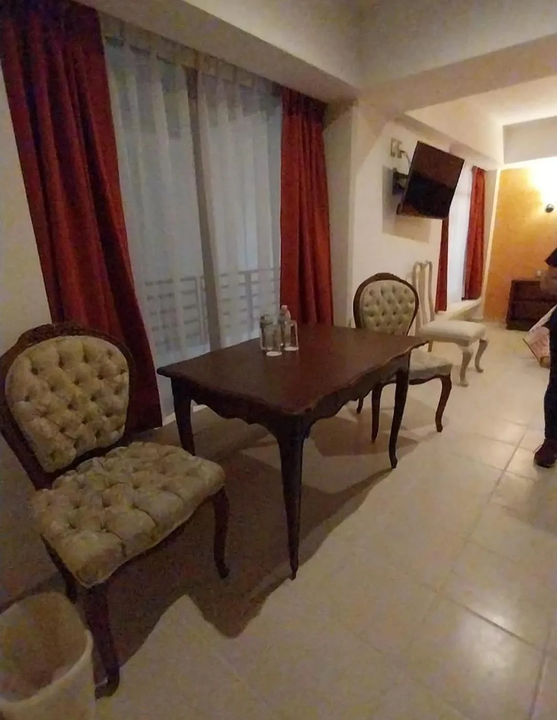 Seating area in Hotel Imperial