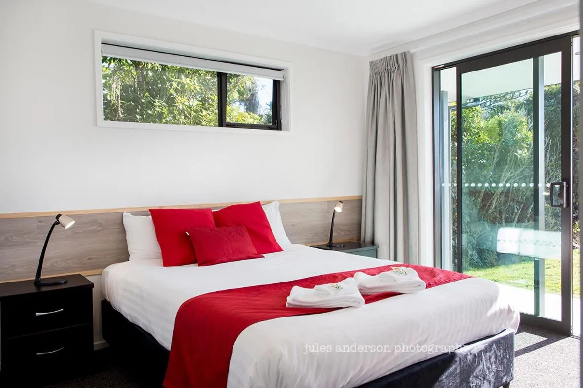 Bedroom, Bed in Paparoa Park Motel