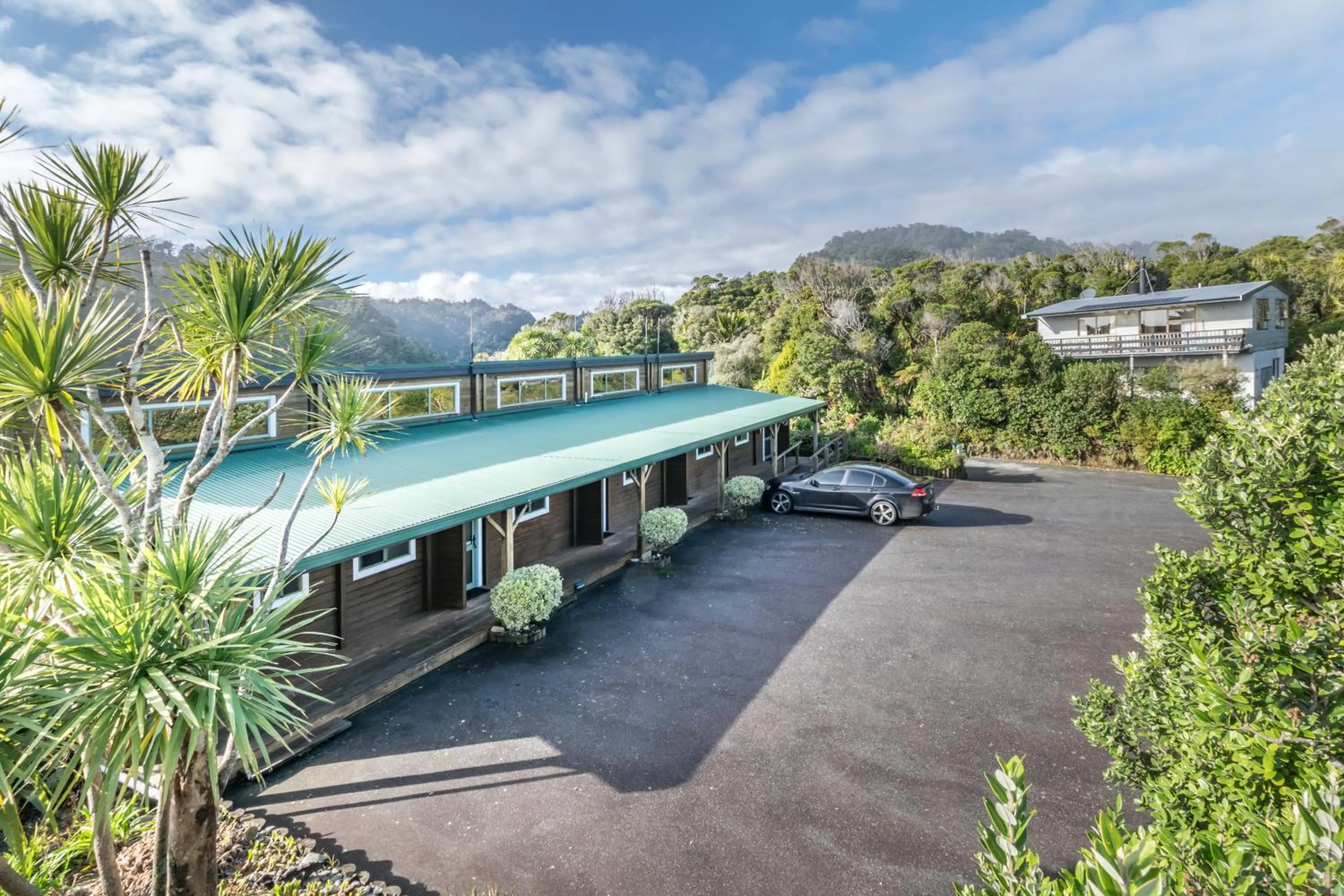 Property building in Paparoa Park Motel