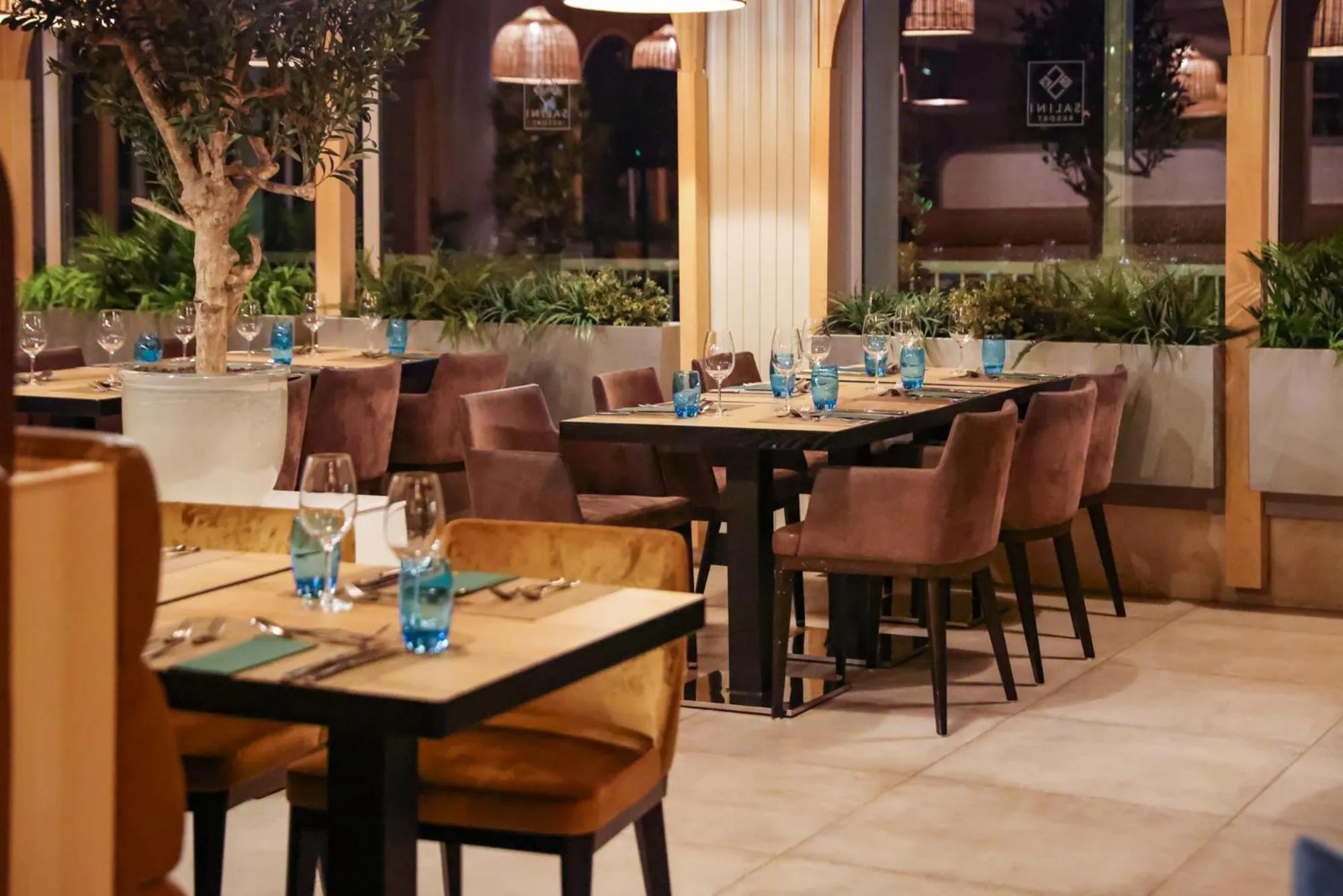 Restaurant/places to eat in Salini Resort