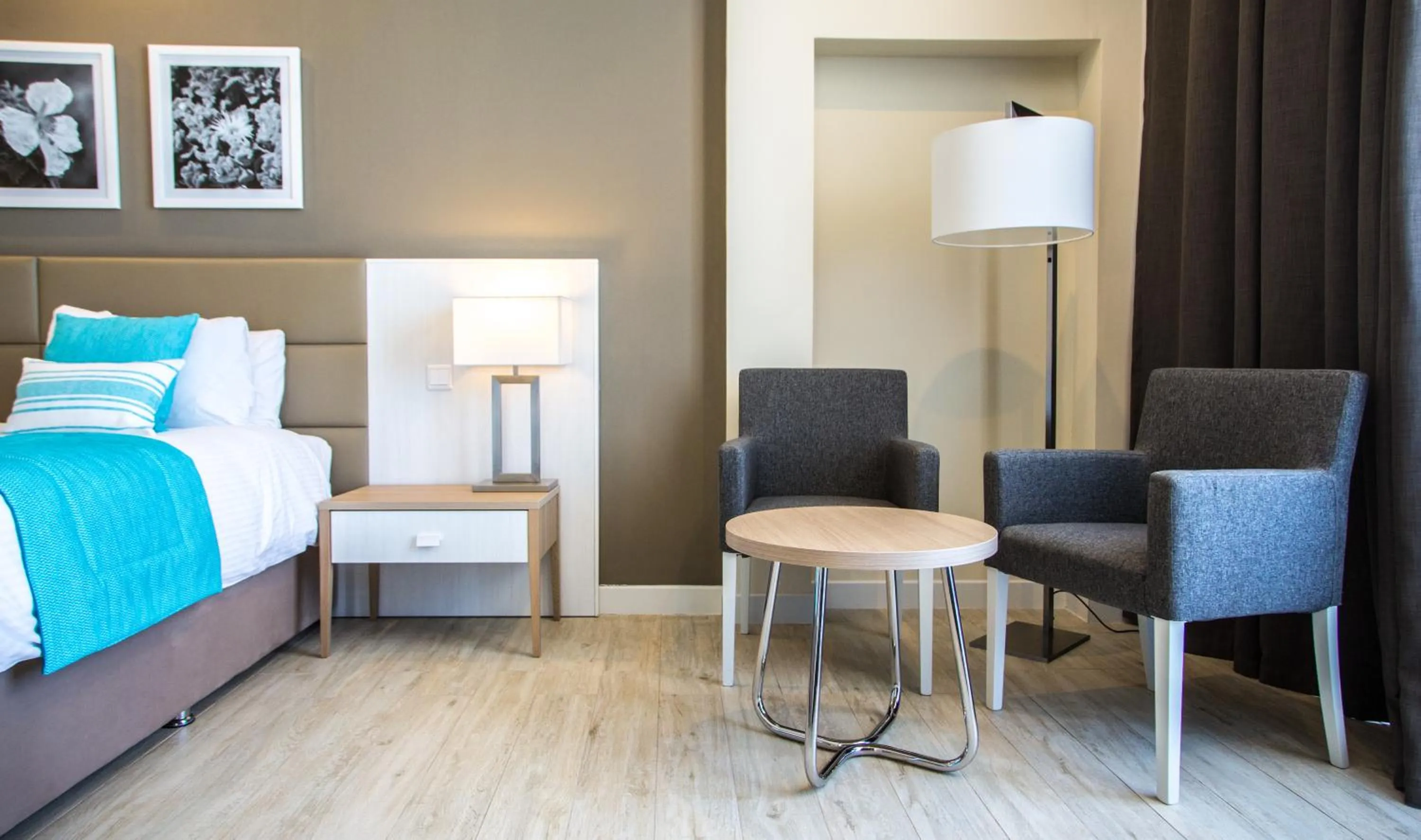 Seating area, Bed in Salini Resort