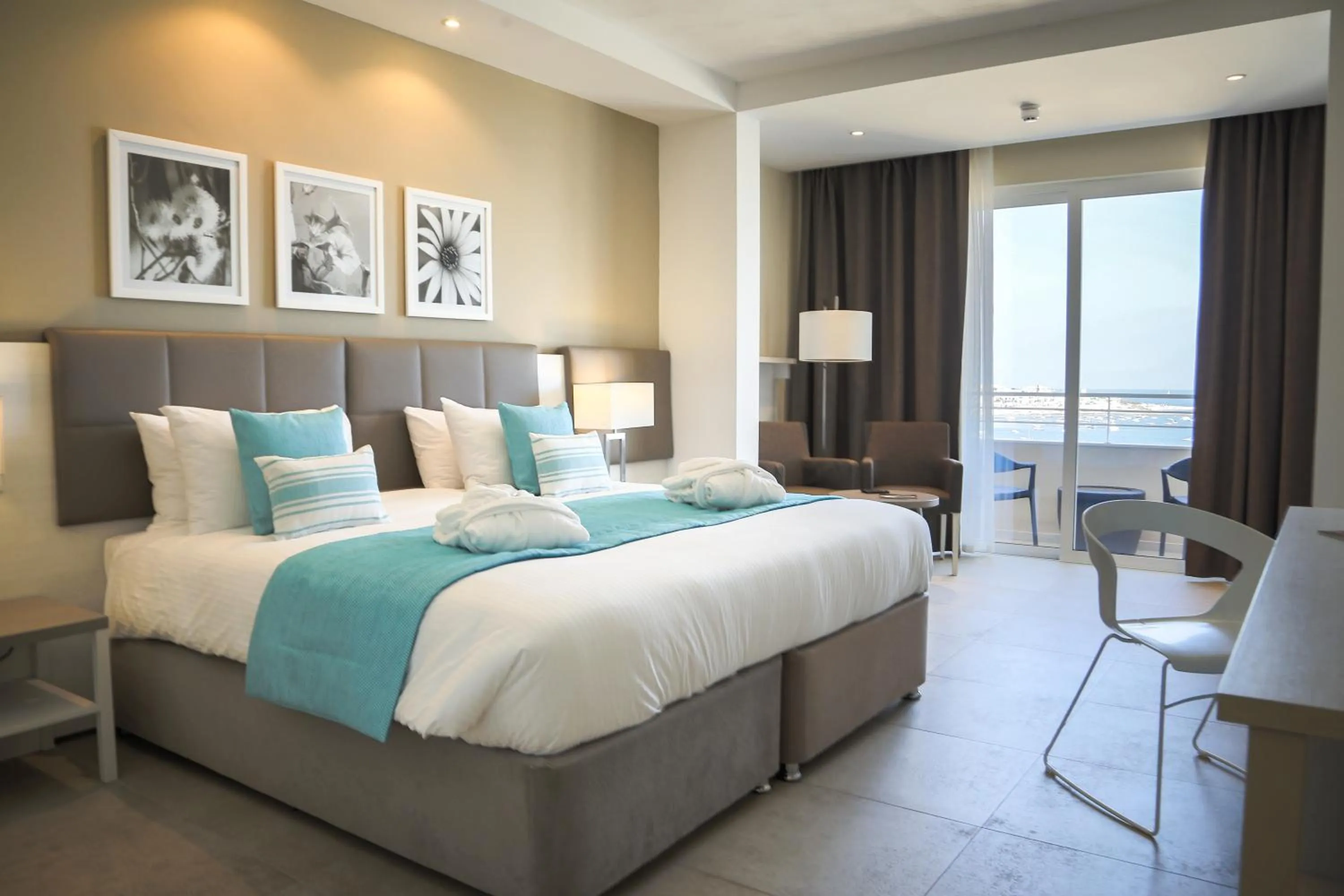 Sea view, Bed in Salini Resort