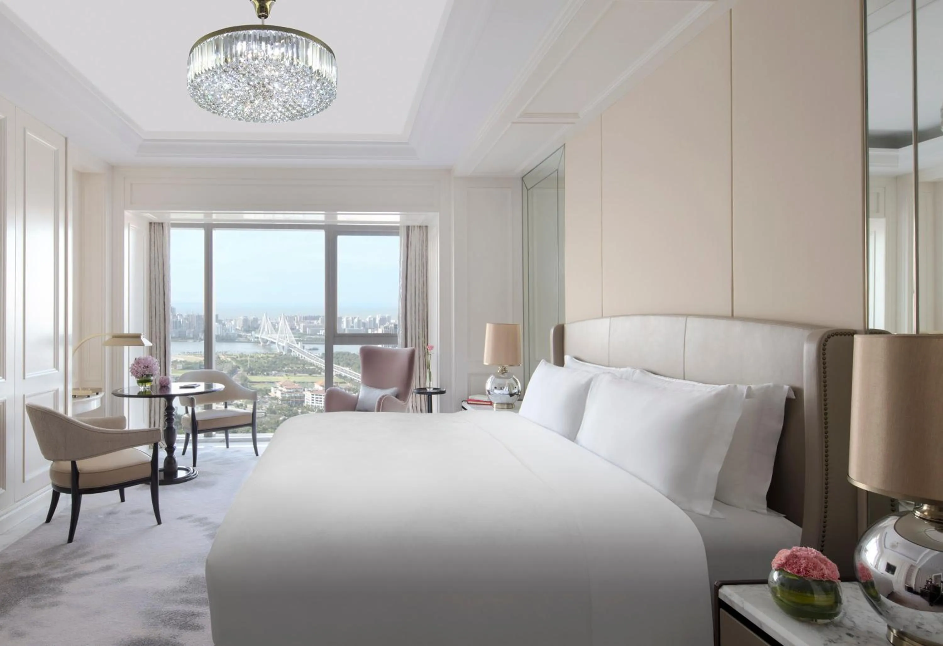 Bedroom, Bed in The Langham Haikou