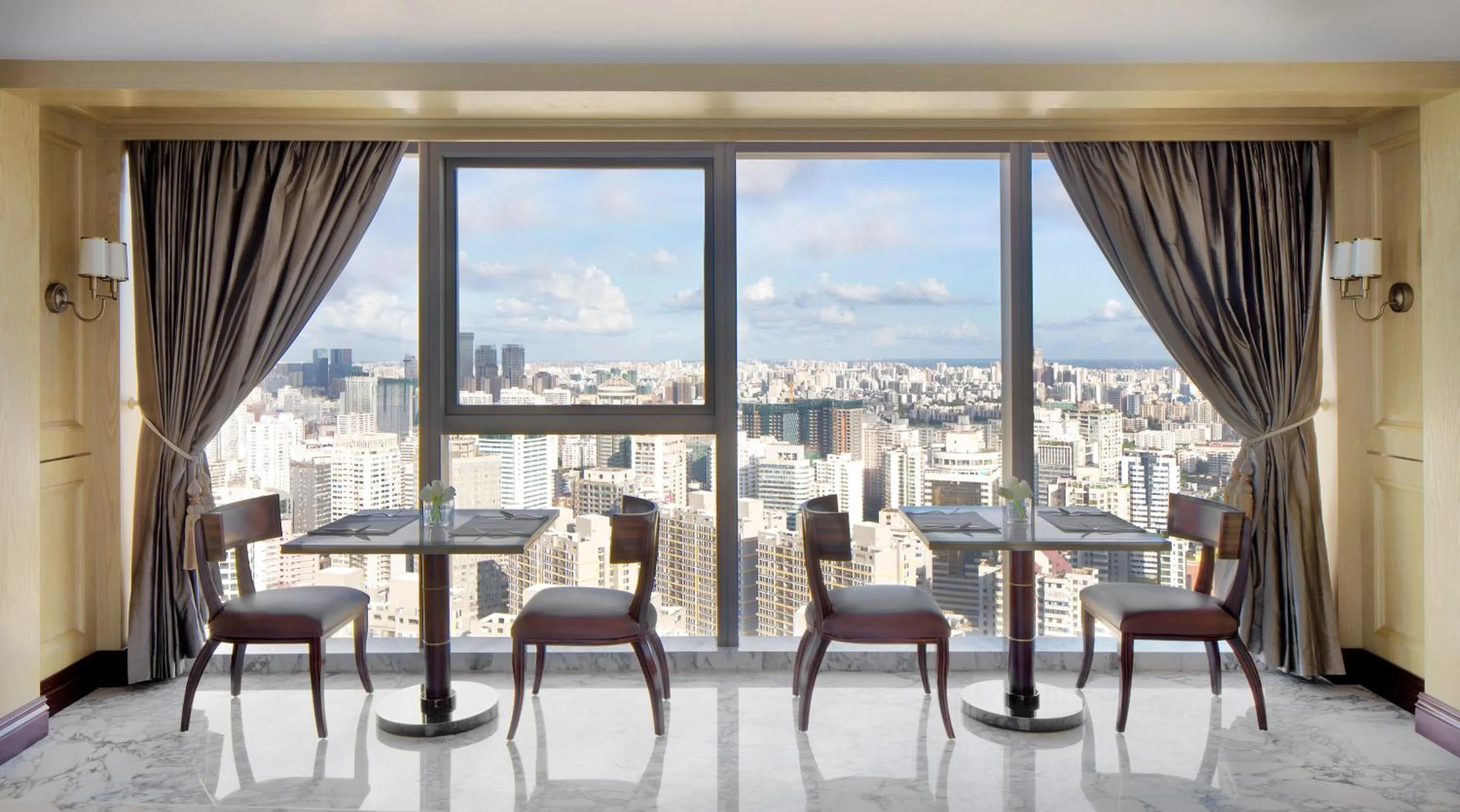 Restaurant/places to eat in The Langham Haikou