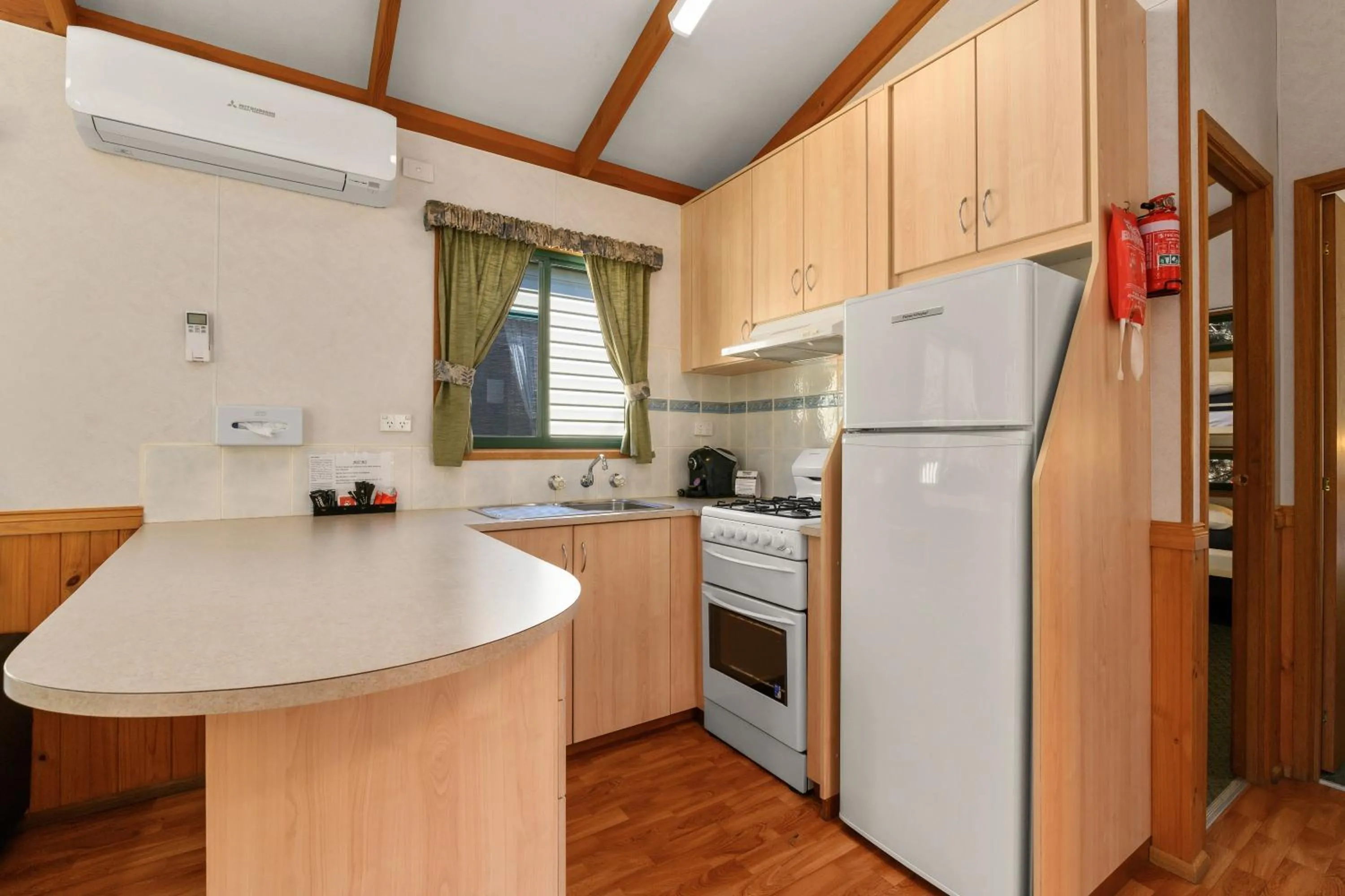 Kitchen or kitchenette in Bright Riverside Holiday Park