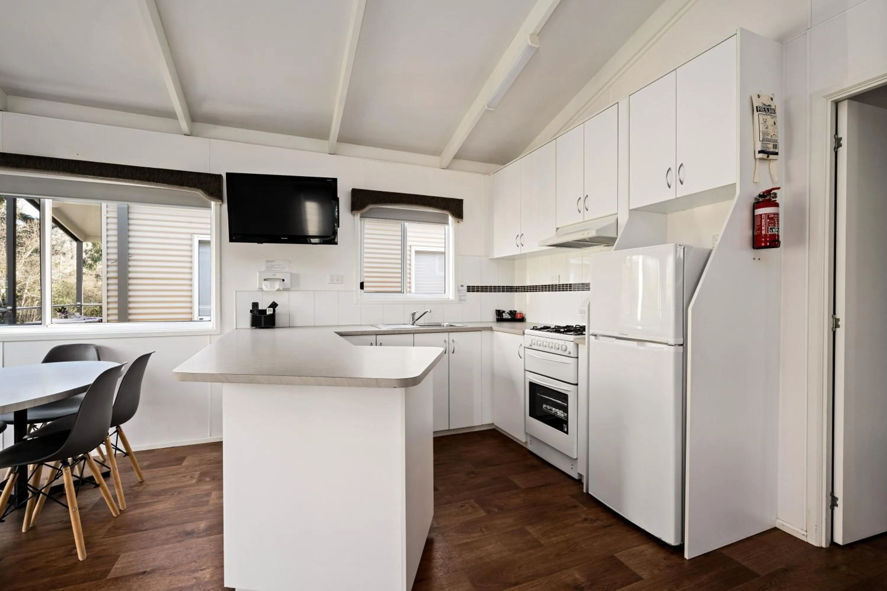Kitchen or kitchenette in Bright Riverside Holiday Park
