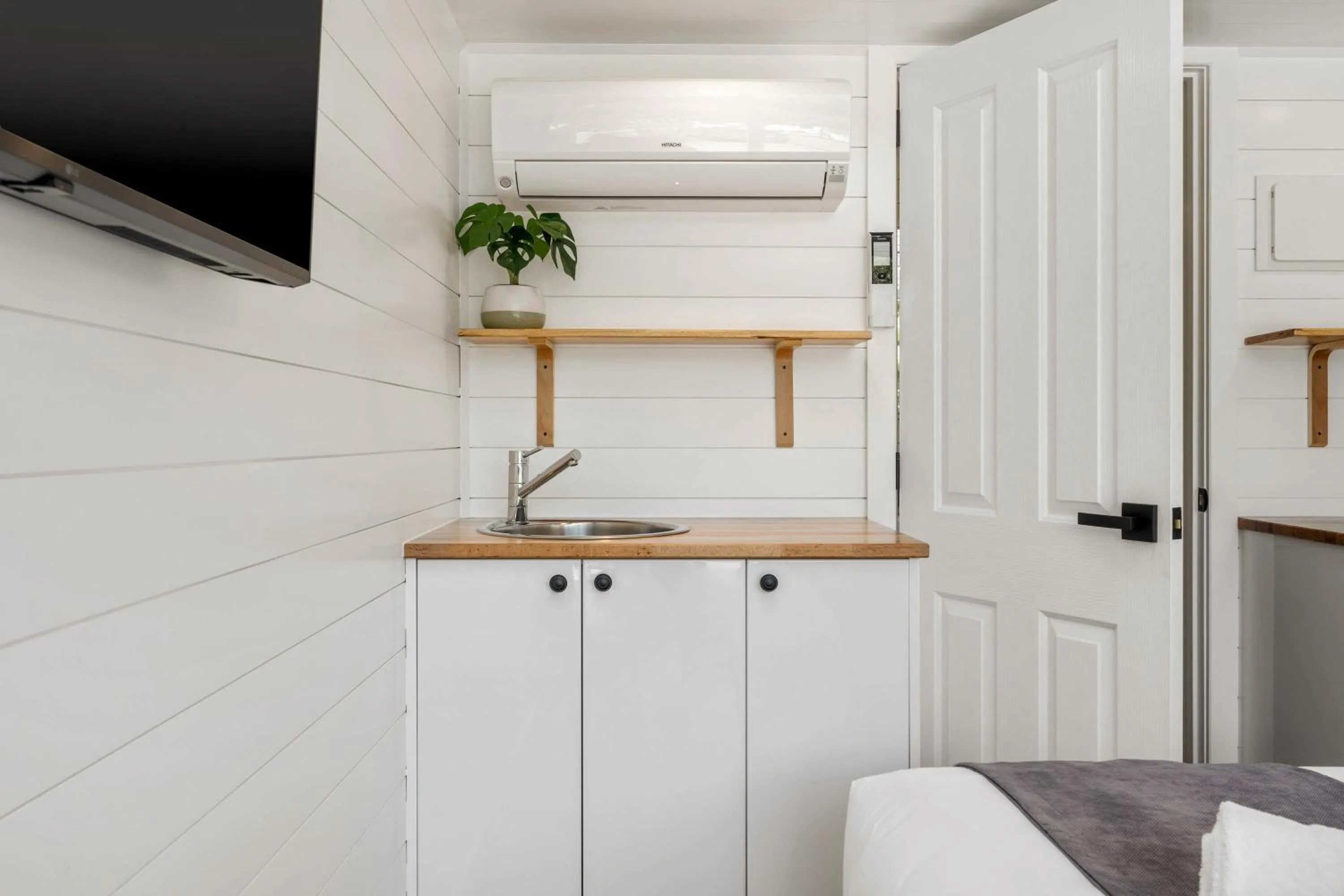 Kitchen or kitchenette in Bright Riverside Holiday Park