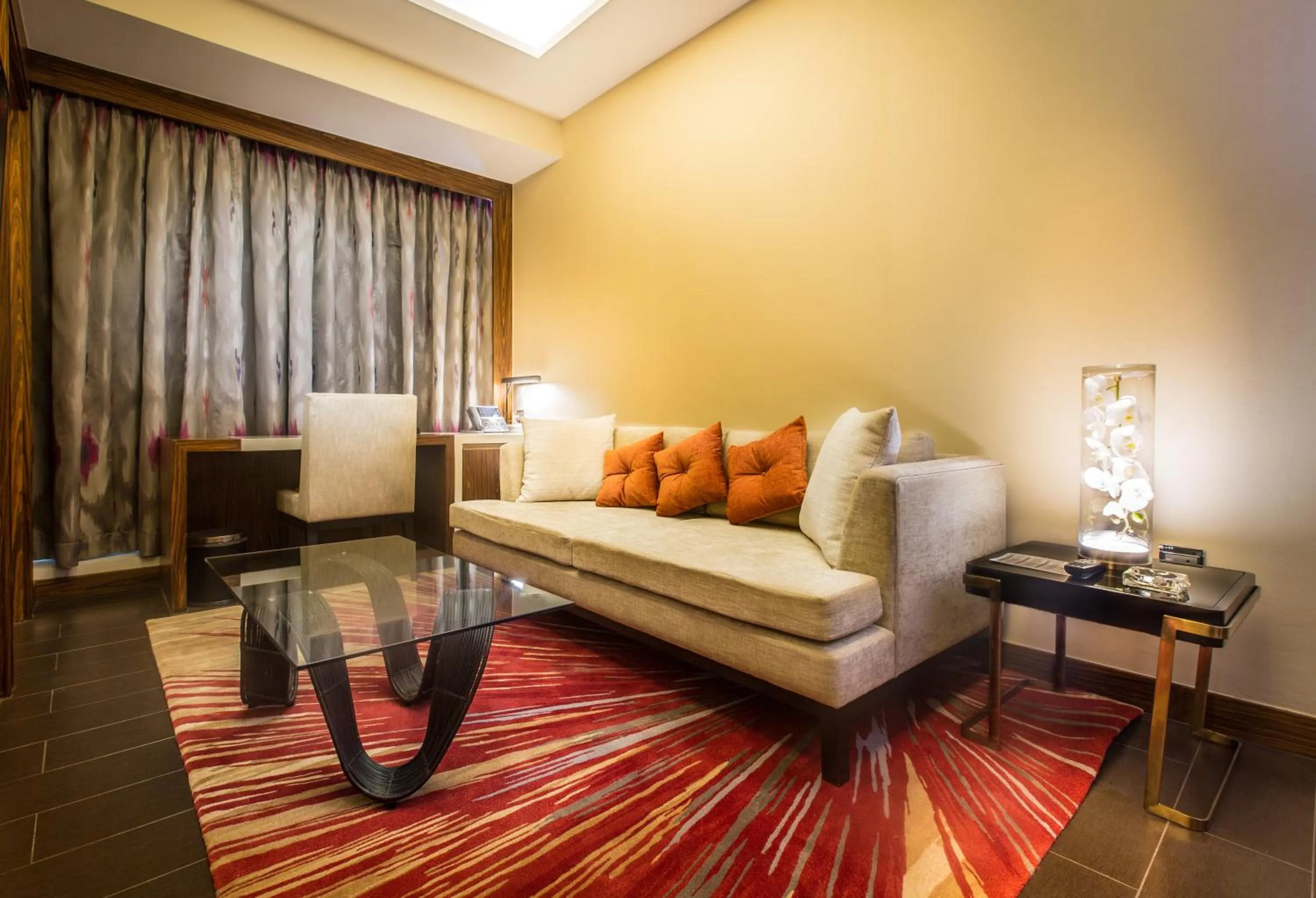 Seating area, Bed in Winford Resort and Casino Manila