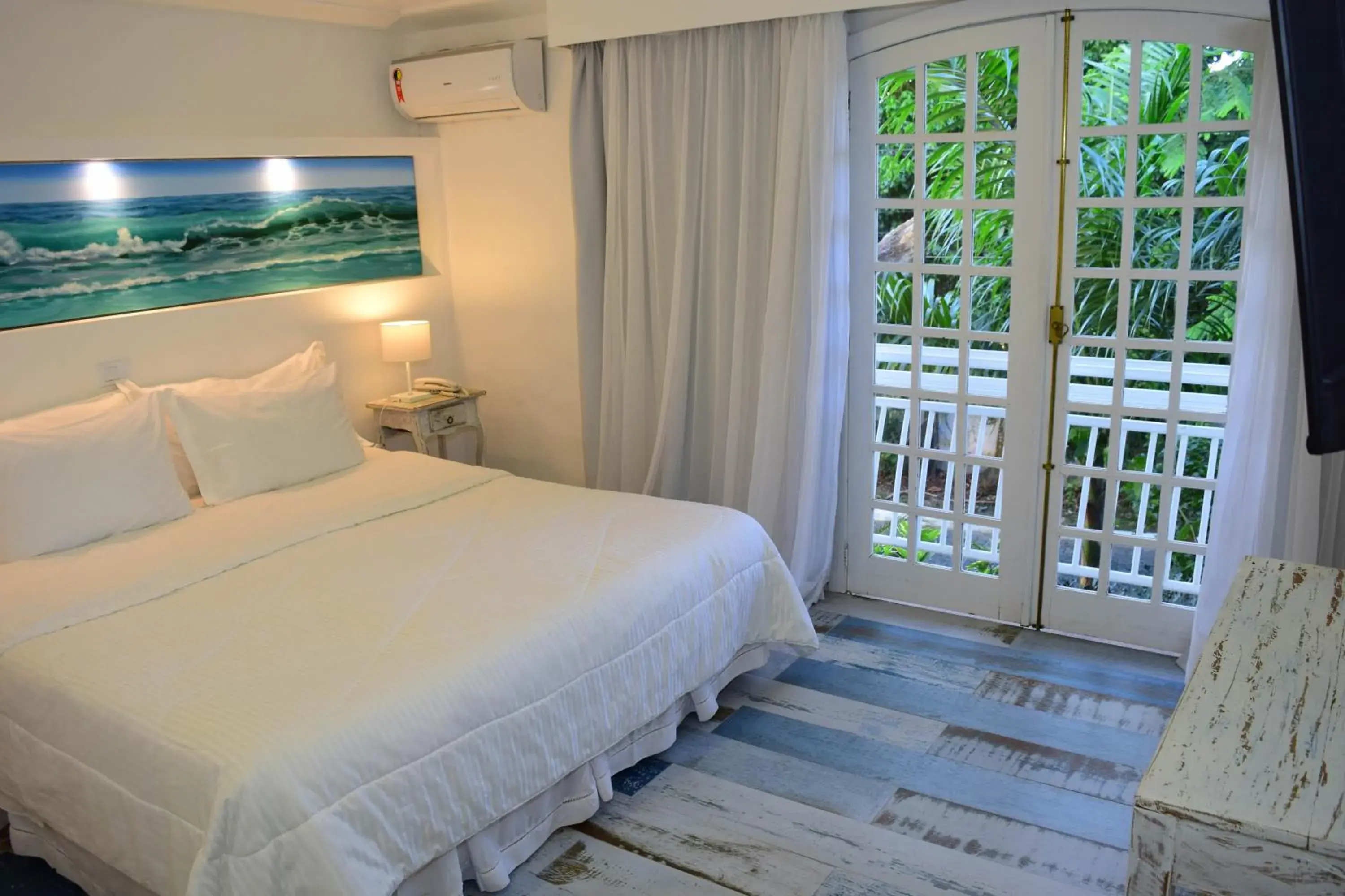 Bedroom, Bed in Auberge de la Langouste Bedroom, Bed in Auberge de la Langouste