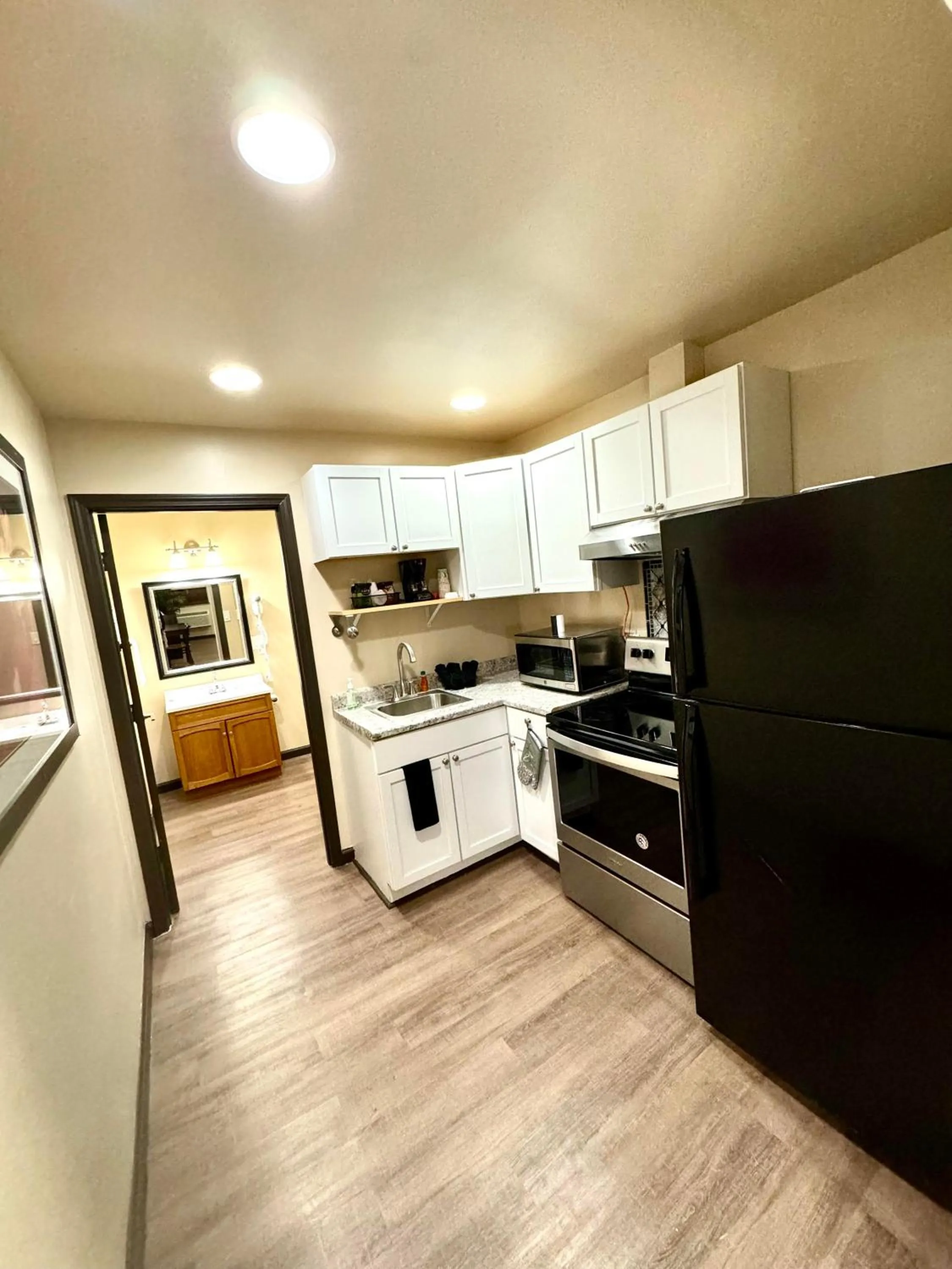 Kitchen or kitchenette in Americas Best Value Inn Marquette