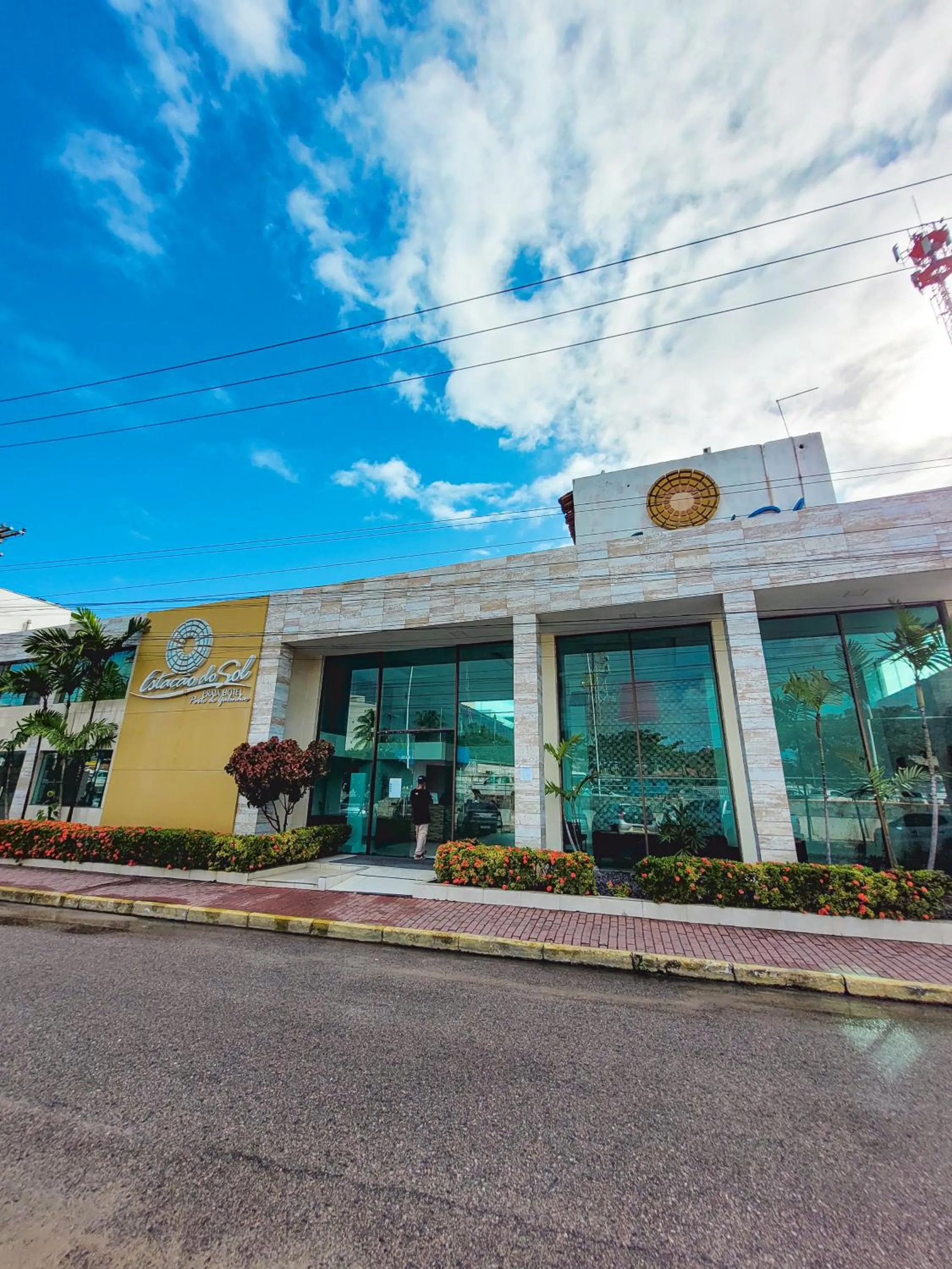 Facade/entrance in Estação do Sol Praia Hotel