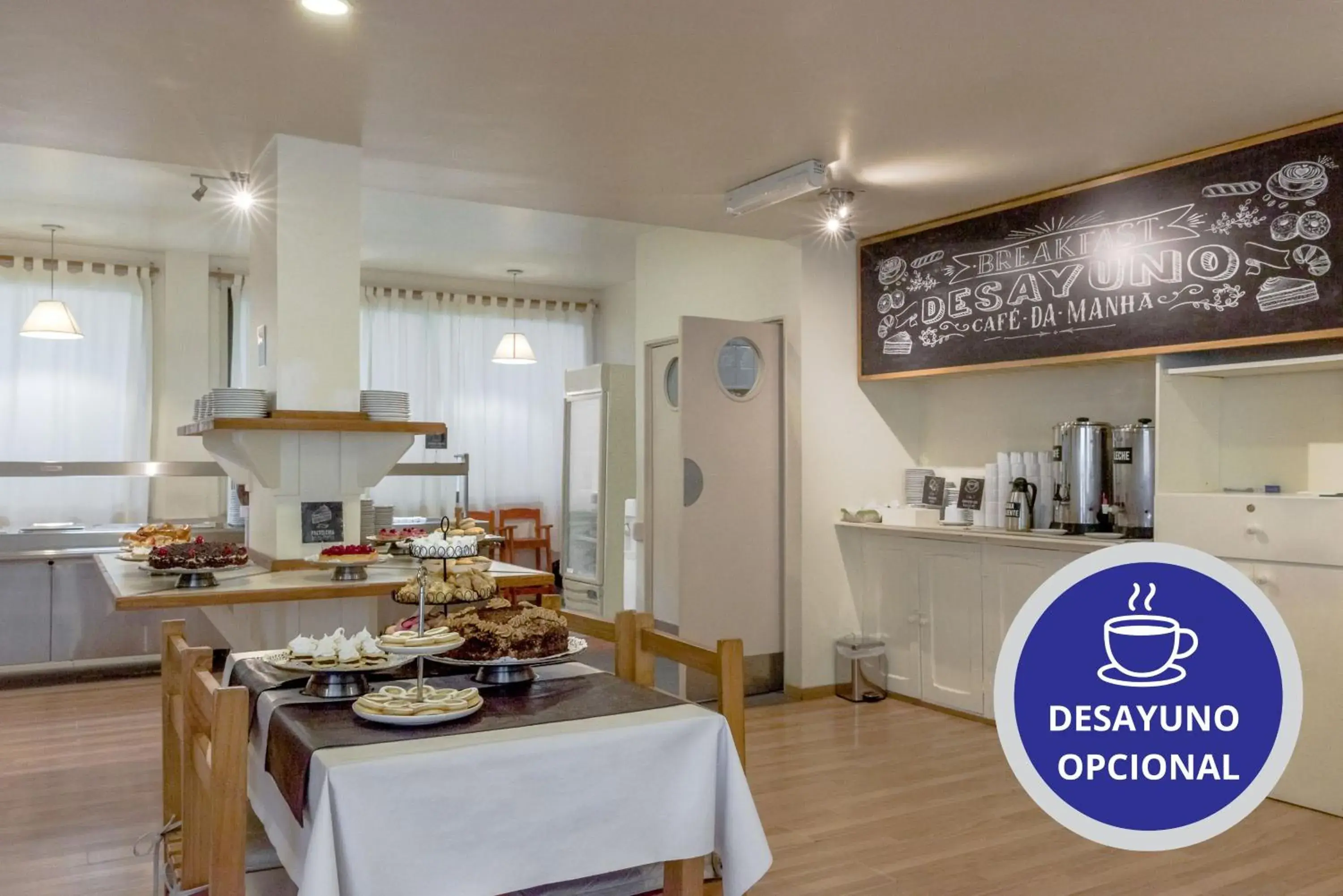 Buffet breakfast in Soft Bariloche Hotel Buffet breakfast in Soft Bariloche Hotel