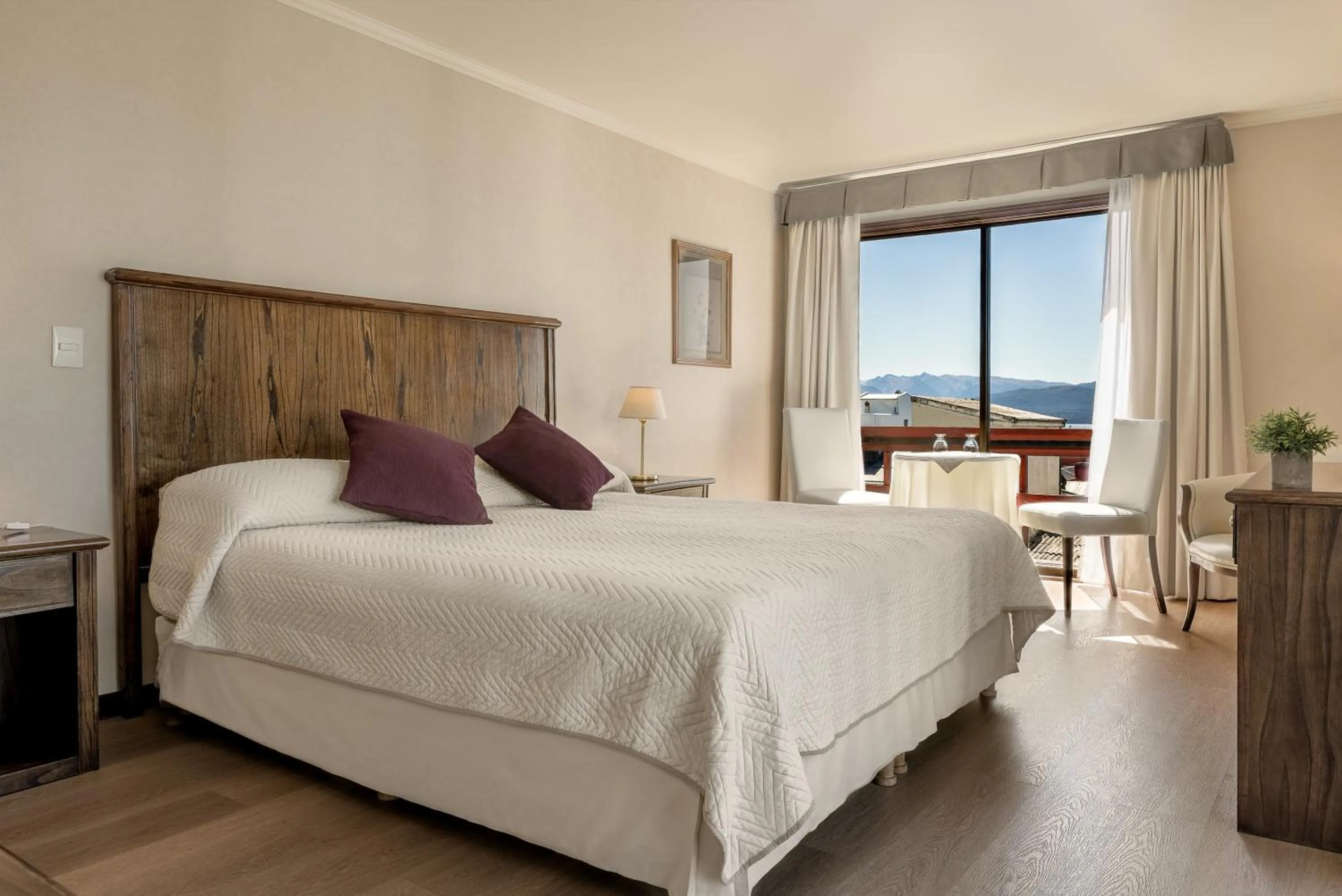 Property building, Bed in Soft Bariloche Hotel