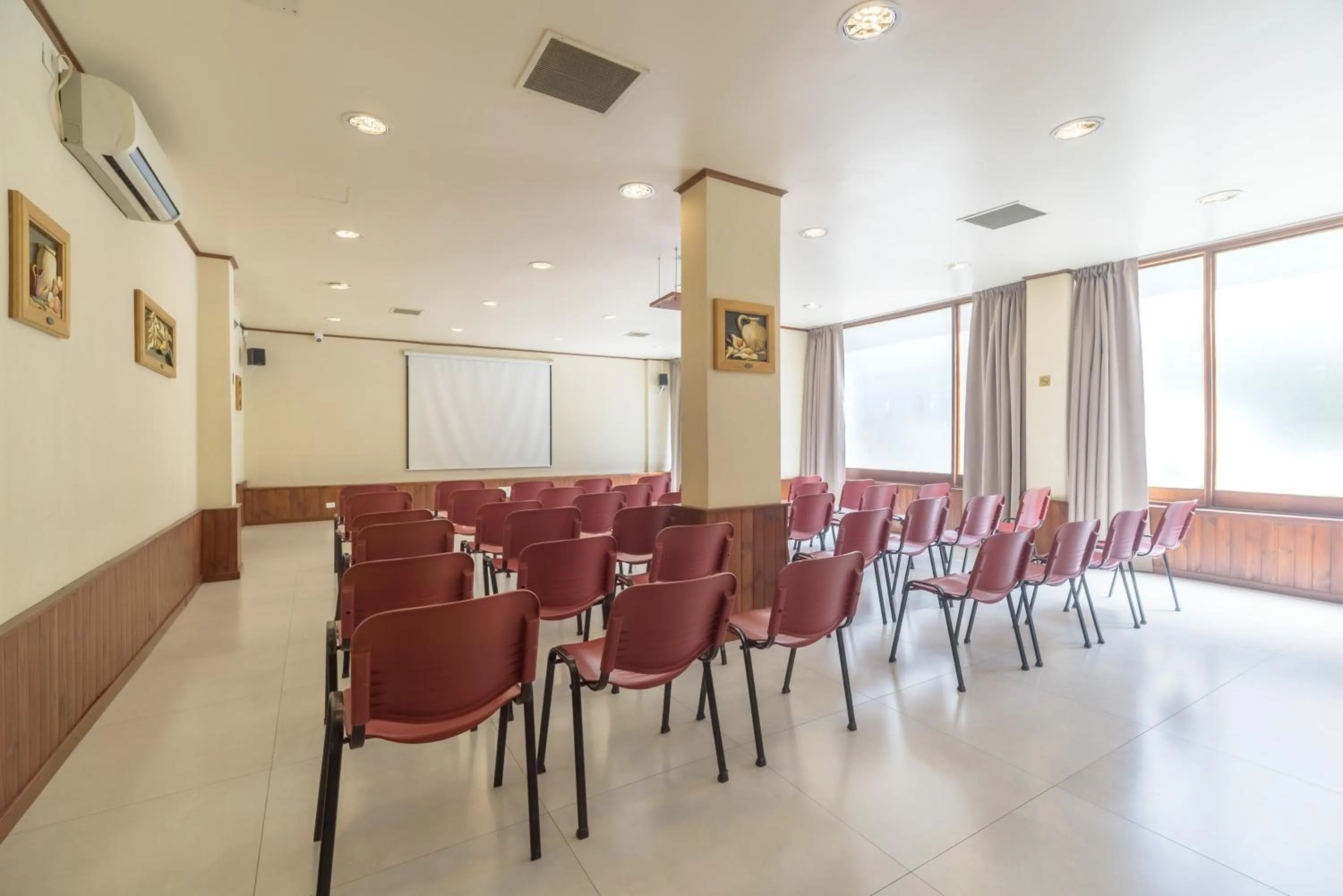Meeting/conference room in Soft Bariloche Hotel