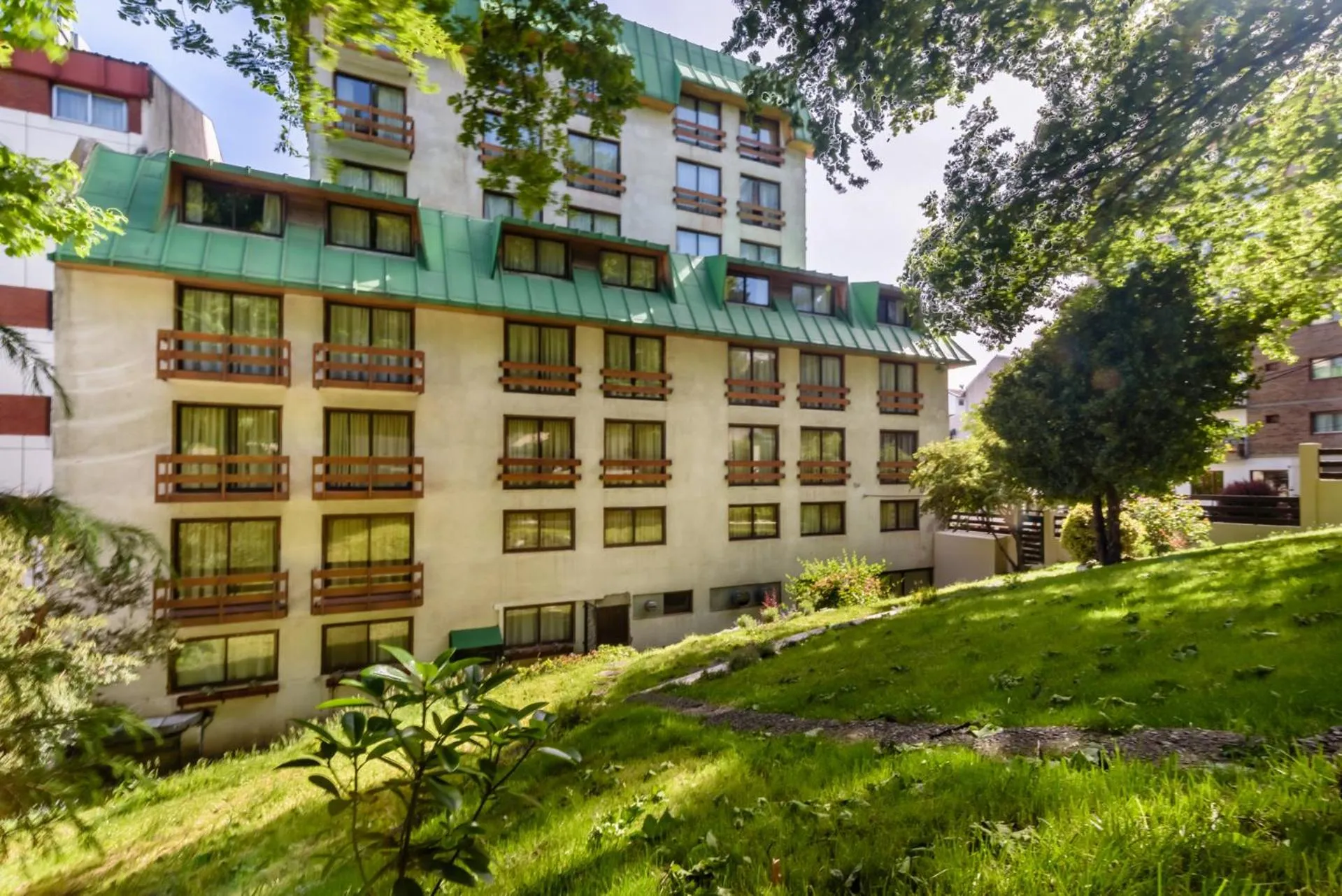 Garden in Soft Bariloche Hotel