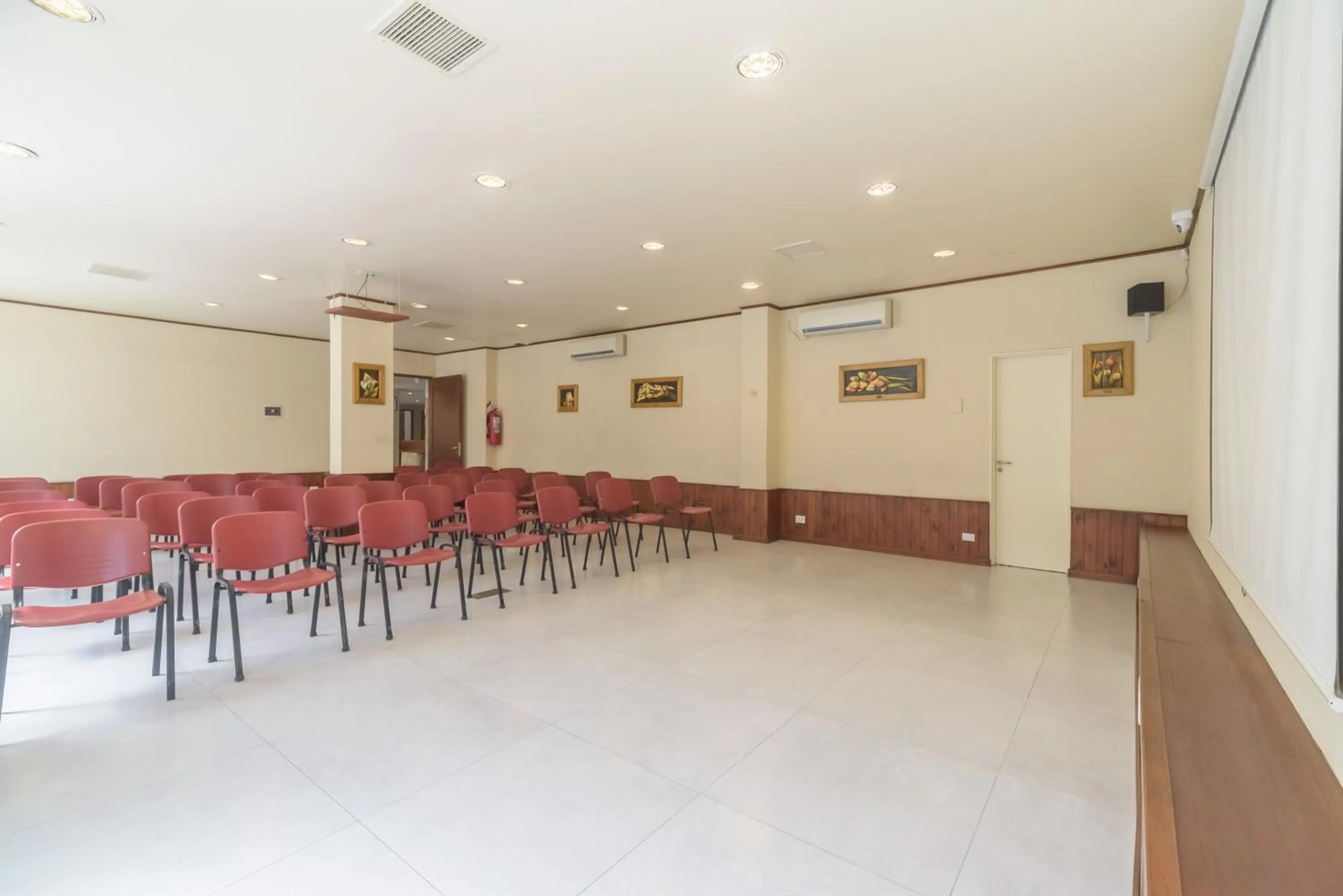 Meeting/conference room in Soft Bariloche Hotel