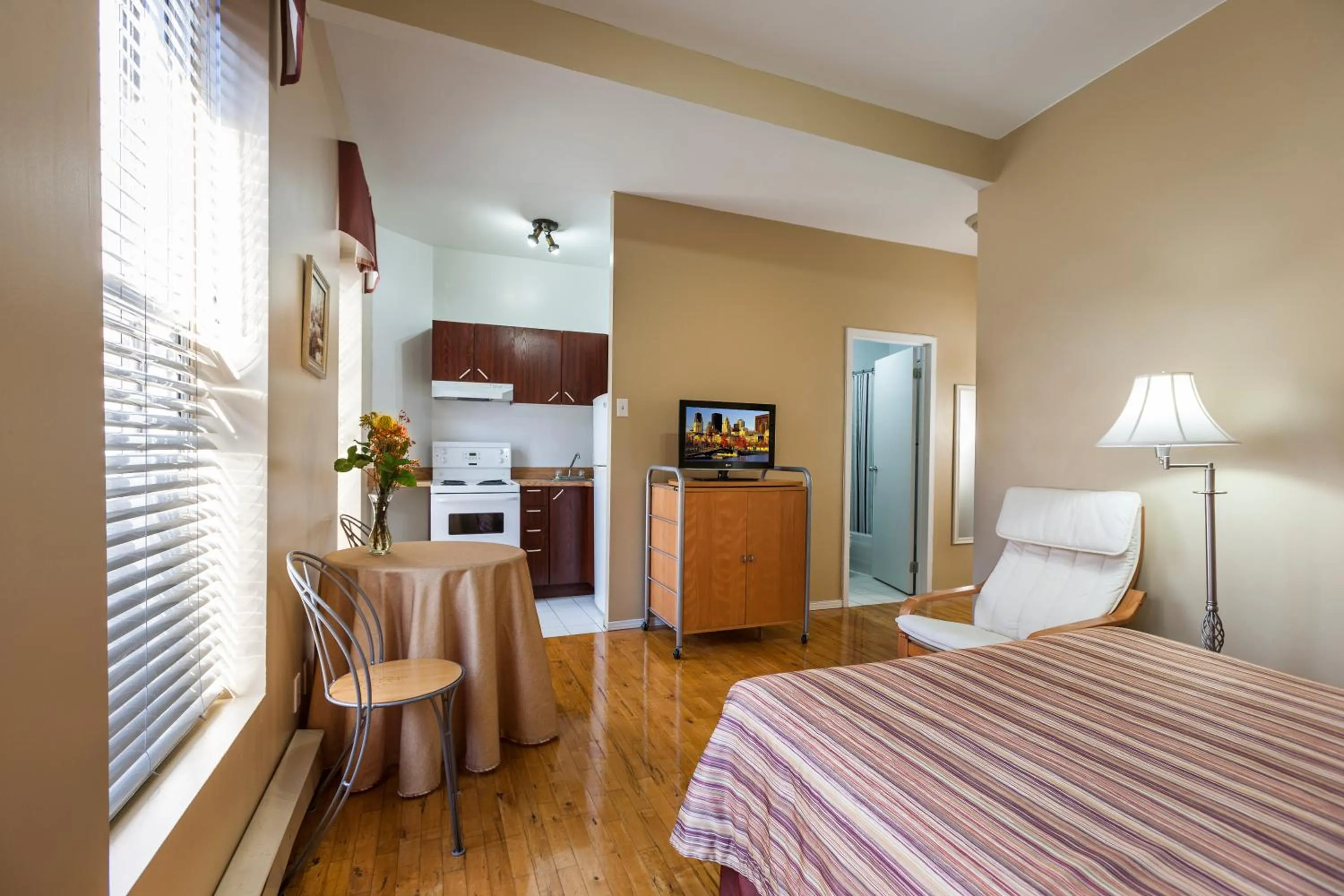 Bed in Hotel Abri du Voyageur