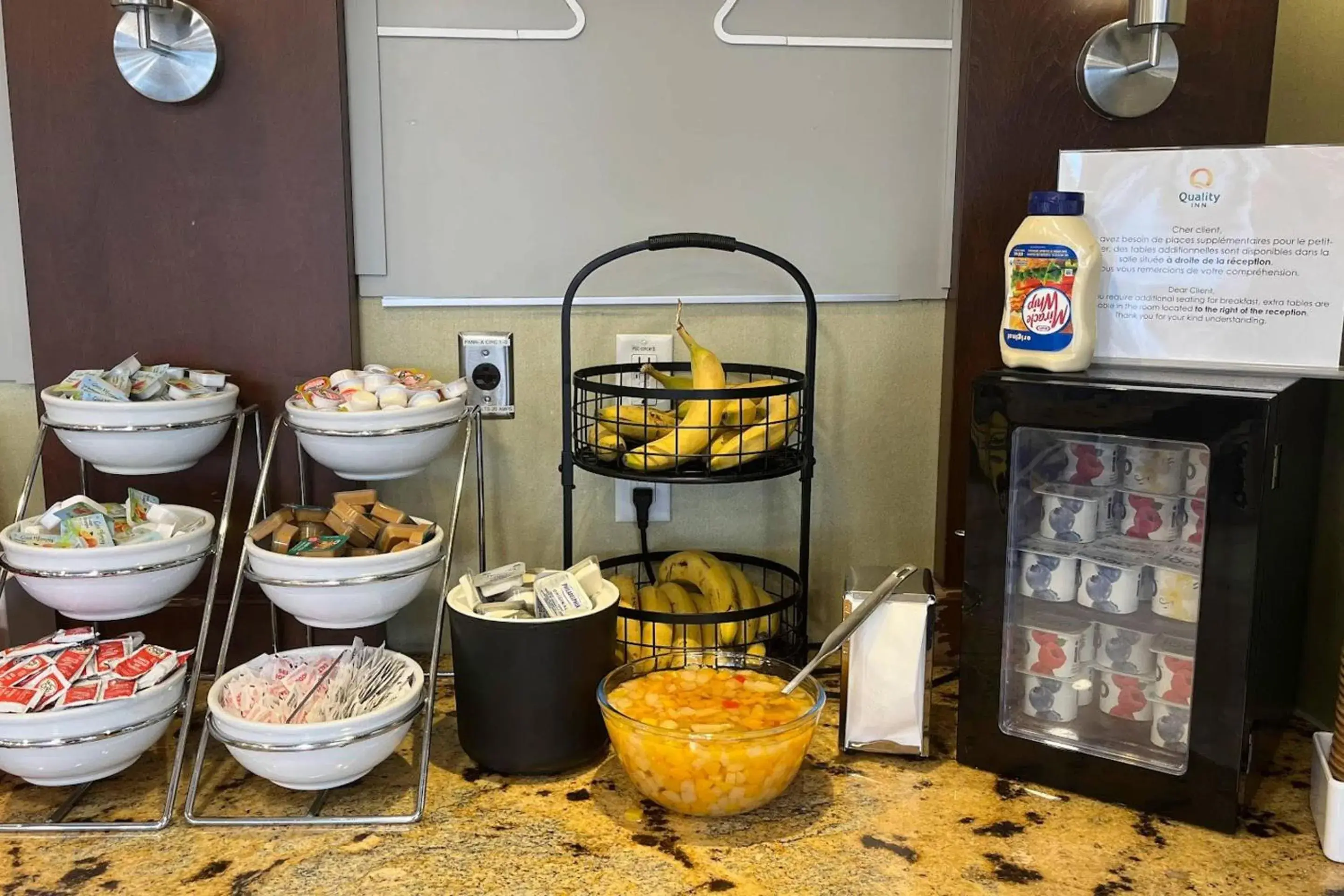 Breakfast in Quality Inn Saint-Jean-sur-Richelieu Breakfast in Quality Inn Saint-Jean-sur-Richelieu