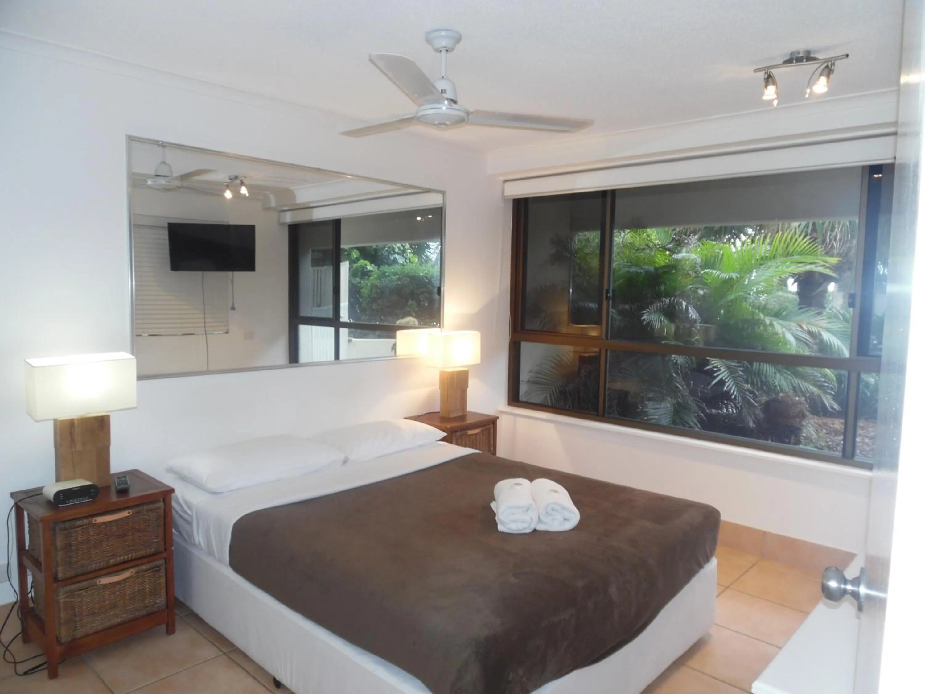 Bedroom, Bed in Coolum Caprice