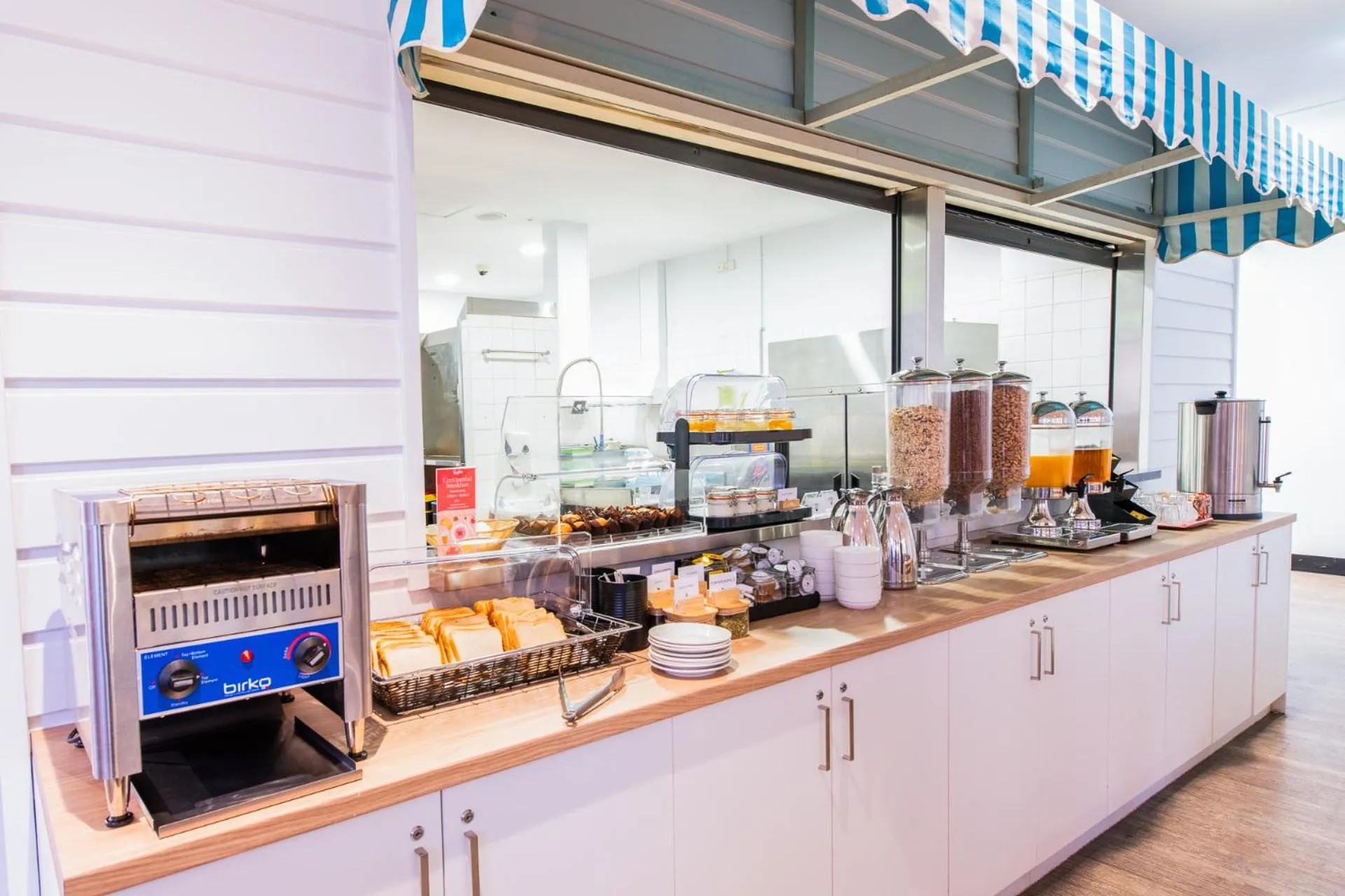 Breakfast in YHA Sydney Central