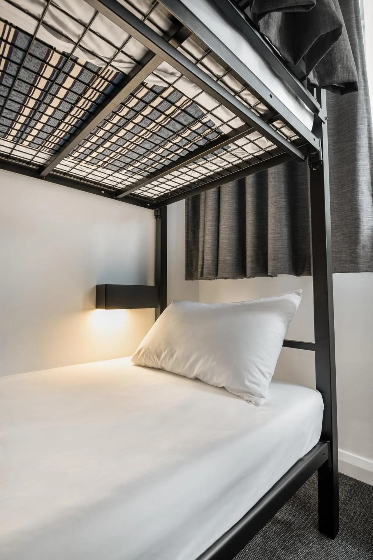 Bed in YHA Sydney Central