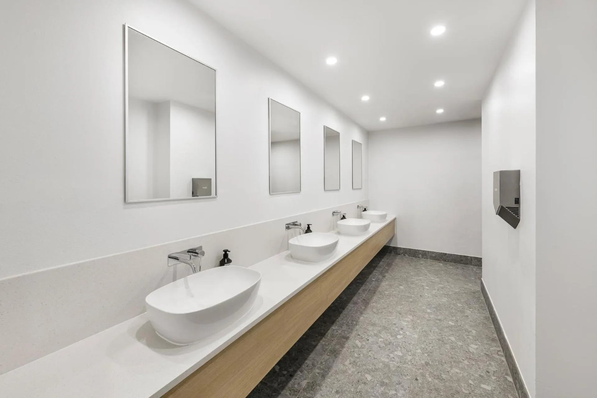 Bathroom in YHA Sydney Central