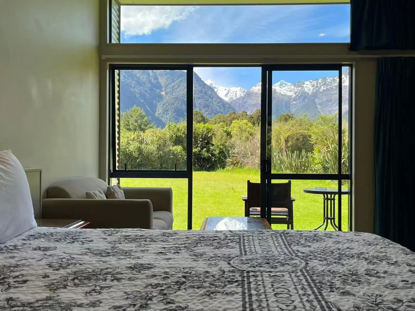 Bed in Sunset Motel Bed in Sunset Motel