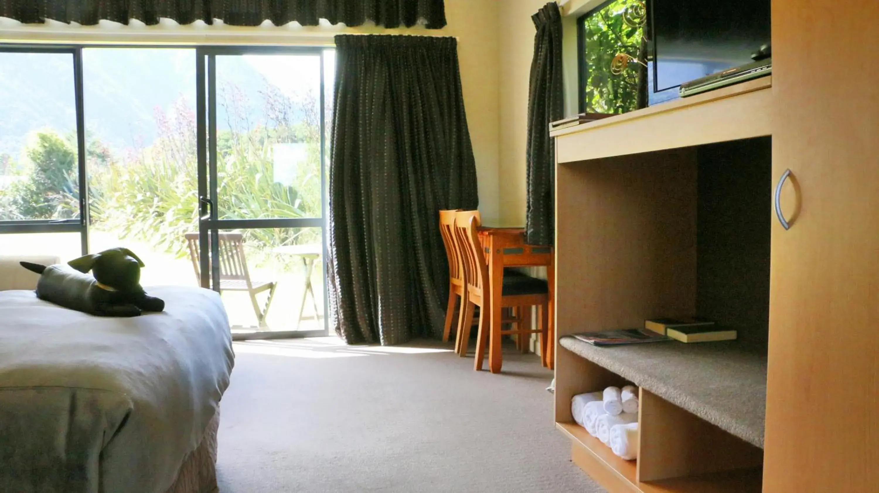Photo of the whole room, Bed in Sunset Motel Photo of the whole room, Bed in Sunset Motel